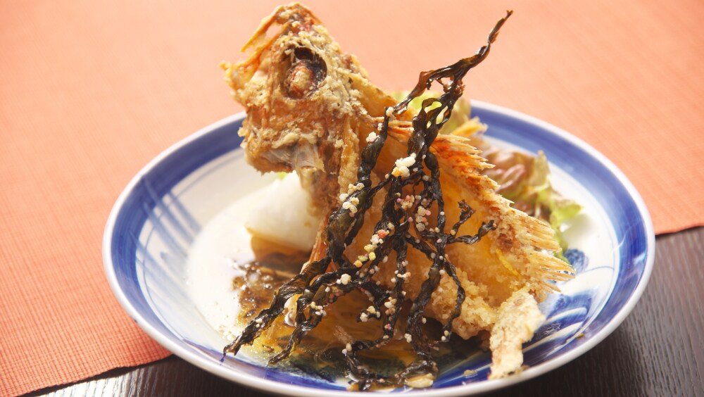水野的招牌菜：炸夢石斑魚
