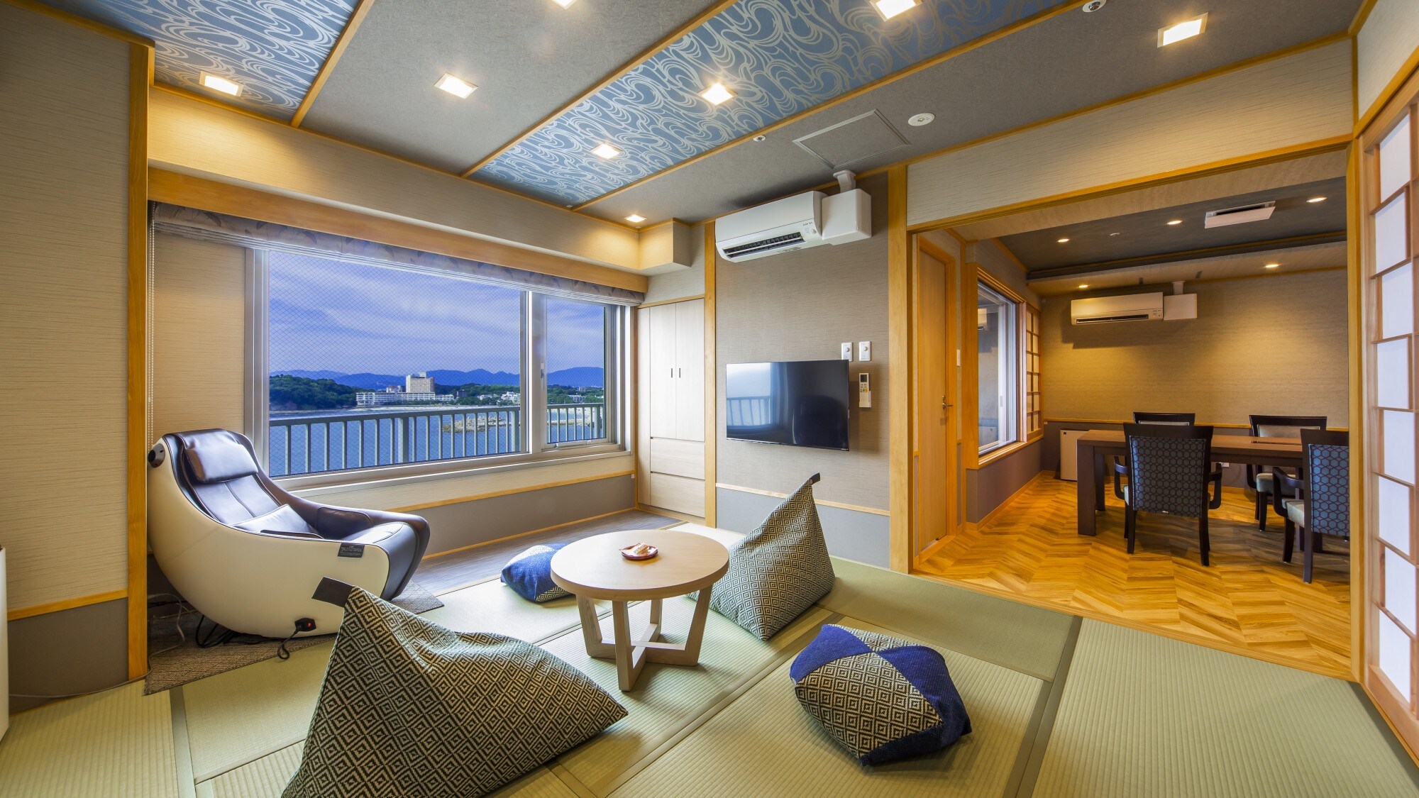 Image of Japanese-Western room with semi-open-air bath (6 persons)