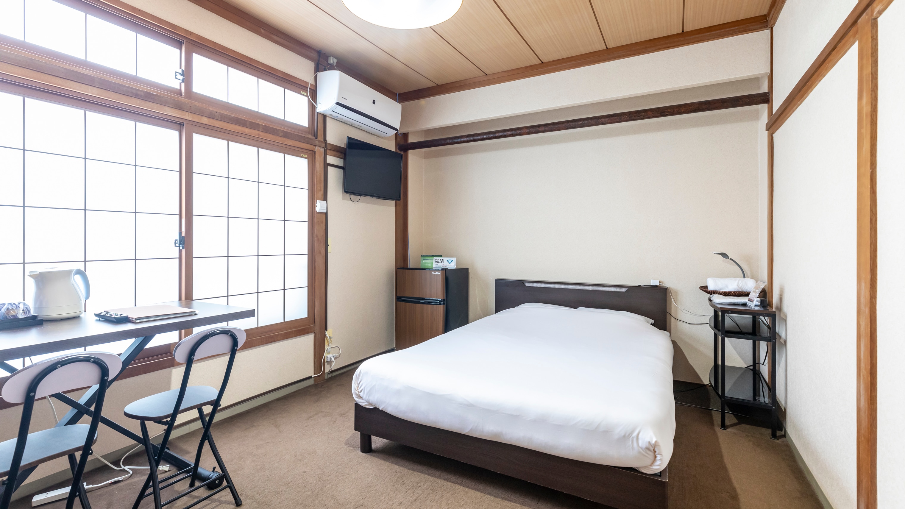 [Non-smoking] Double room (no bath or toilet)