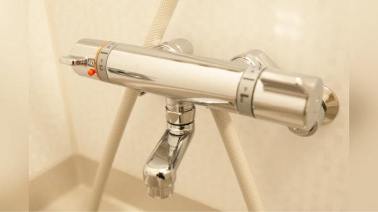 Thermostat function faucet for peace of mind that hot water does not suddenly come out