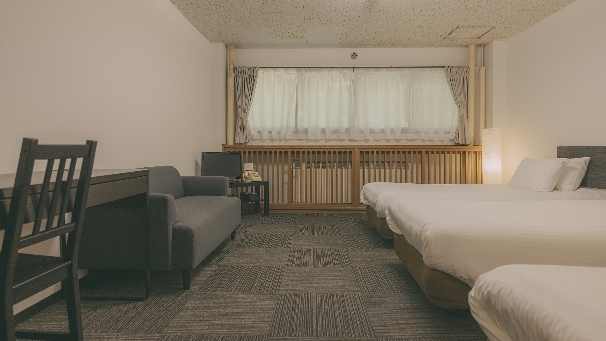 □ [Western-style triple room] No bath/27 square meters
