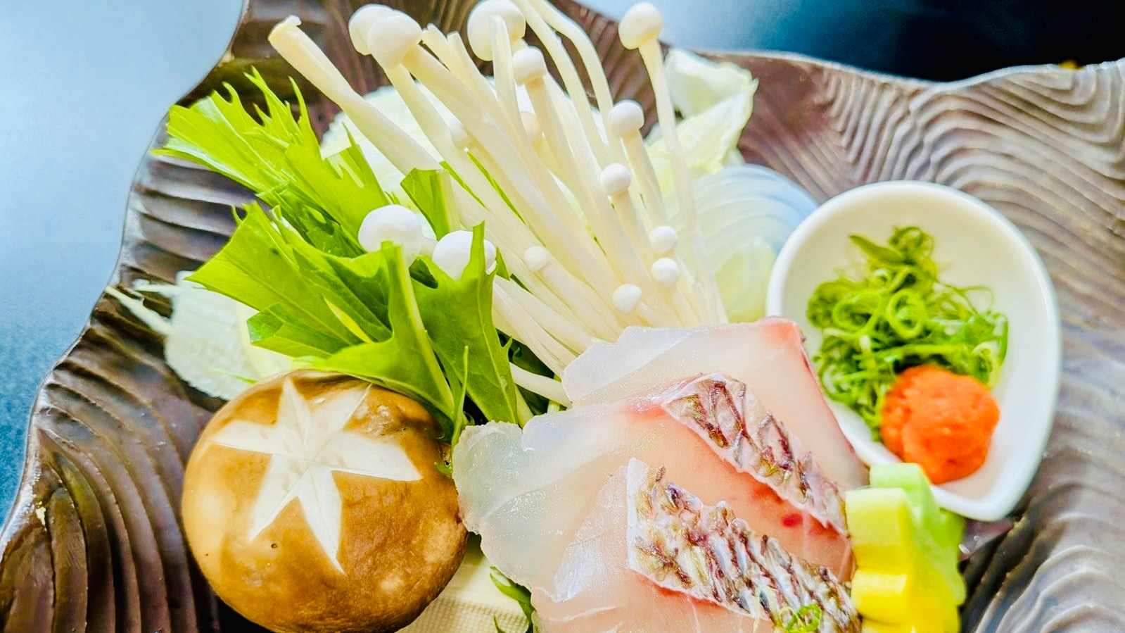 [Hot dishes (examples)] Hotpots and steamed dishes (sea bream)