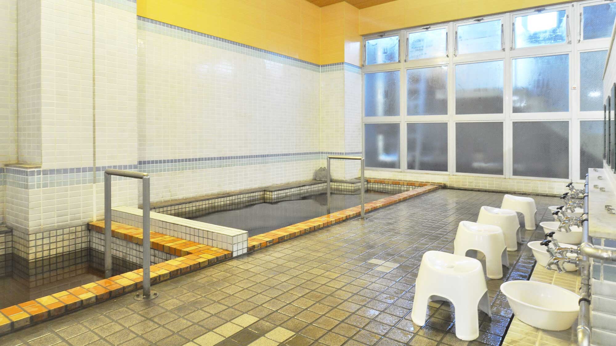 [Large communal bath] The effect of the moor spring makes your skin smooth, and after taking a bath, it is warm and has excellent heat retention!