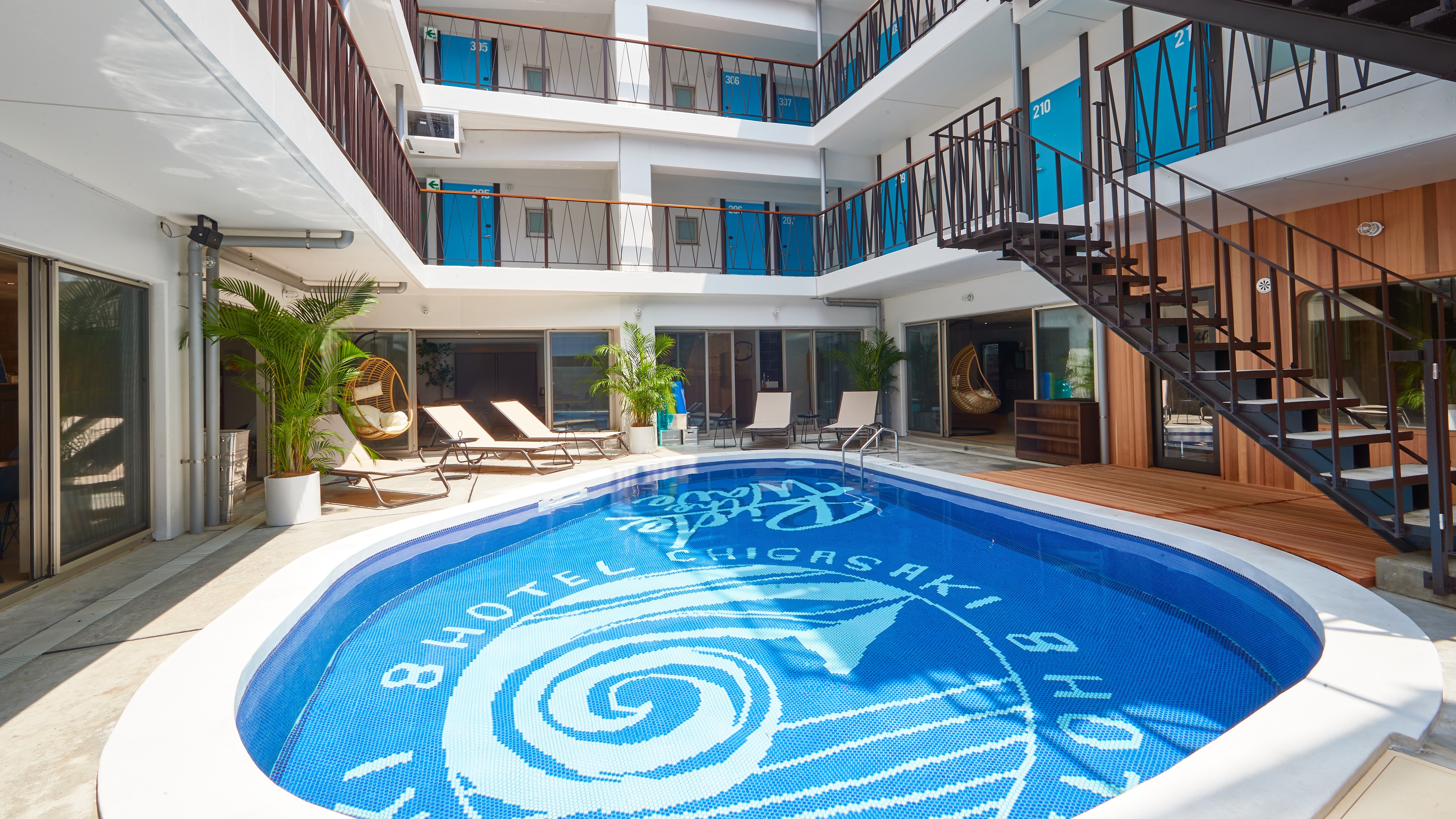 ご利用時間　6:30～23:00