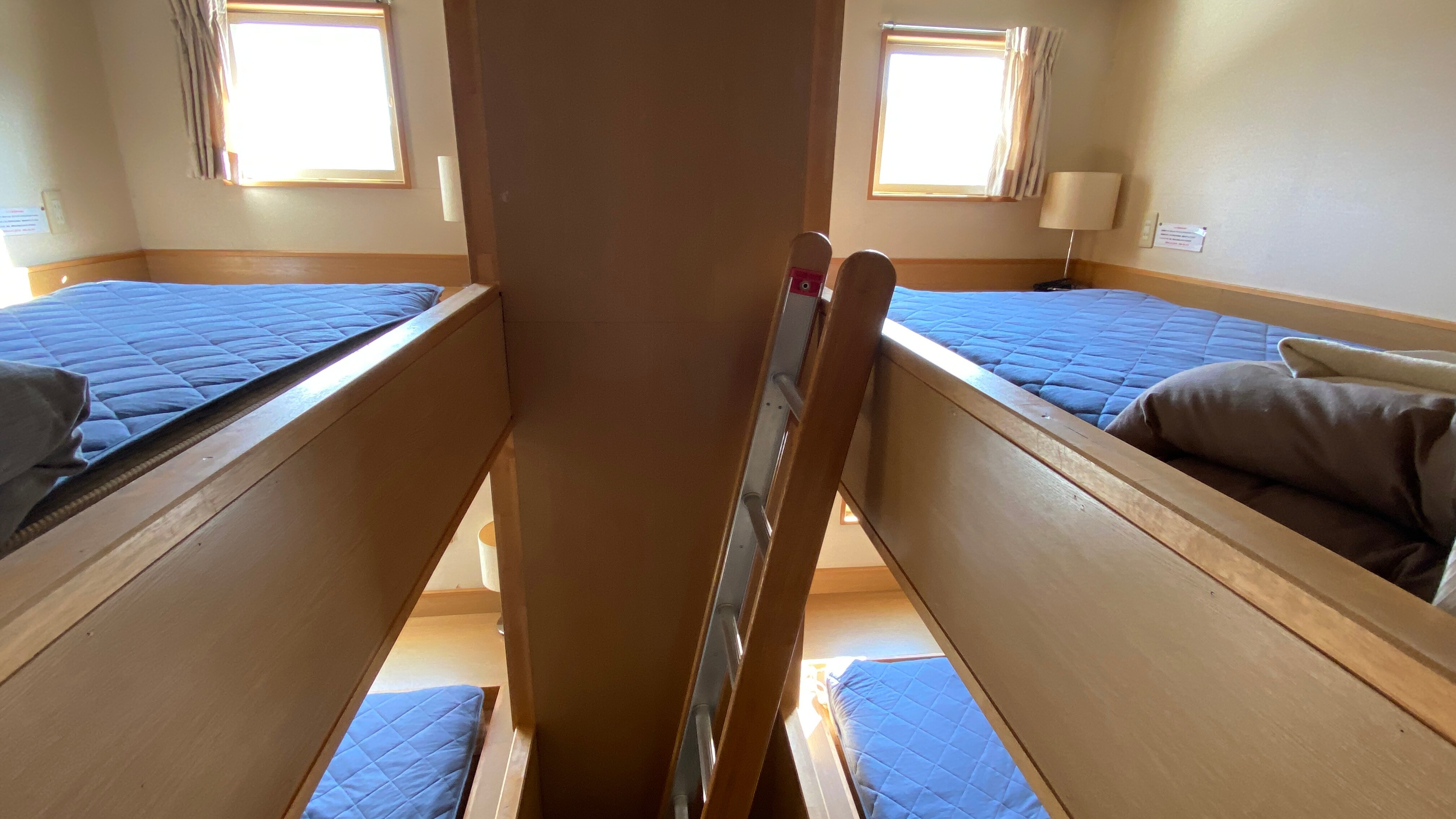 Bed (upper and lower berths)