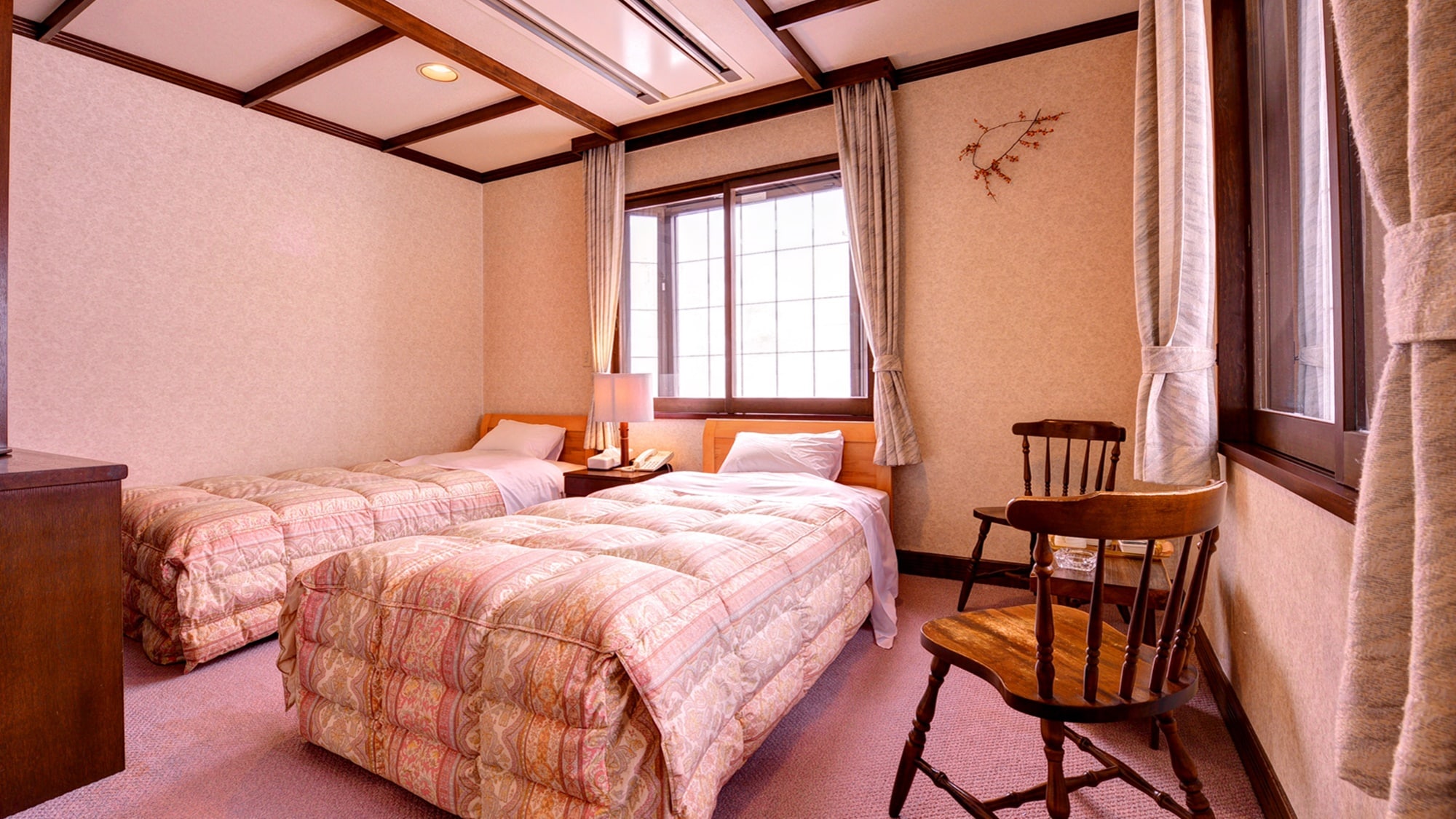 *Twin (contoh kamar tamu)