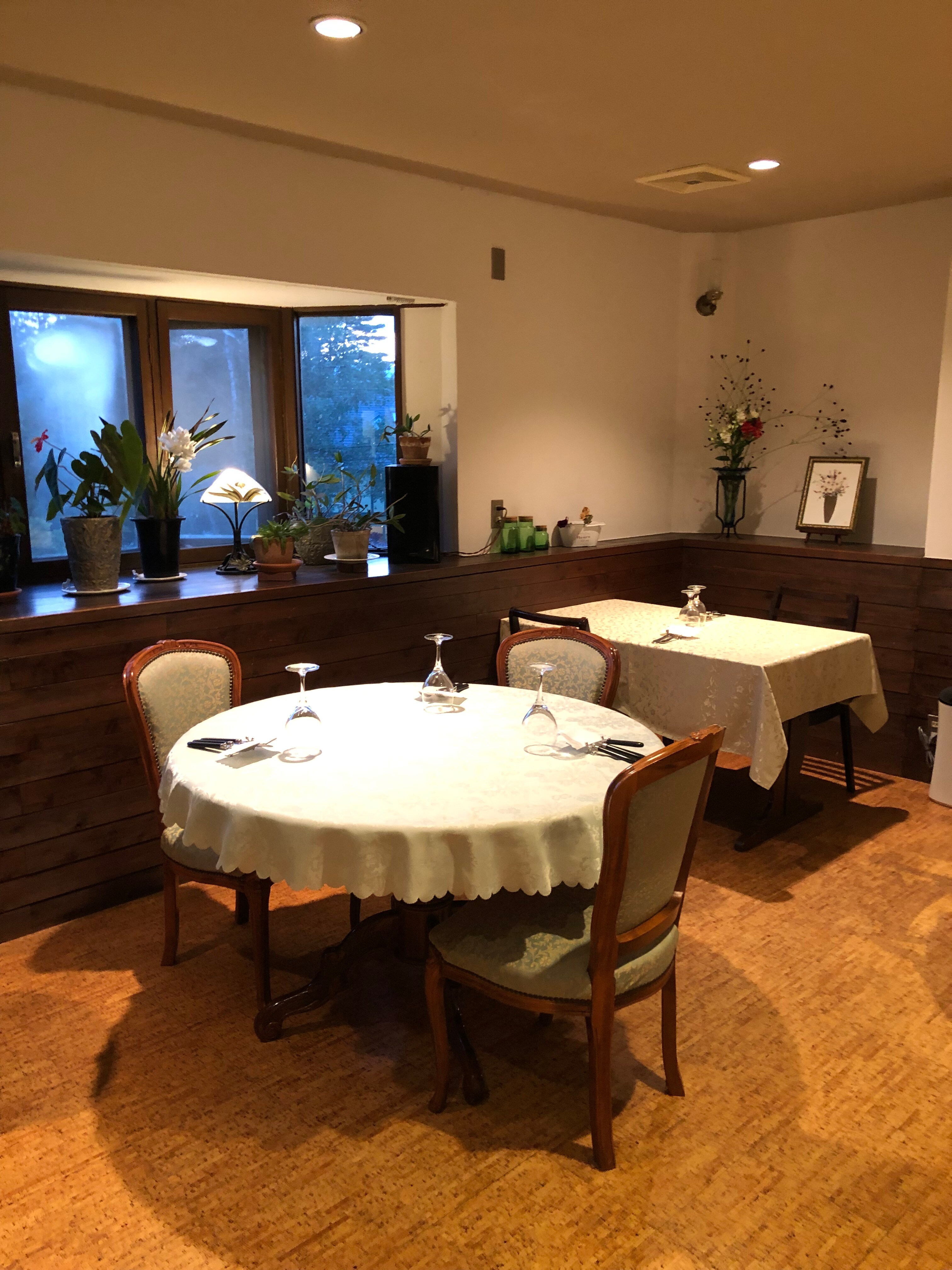 Round table/dining
