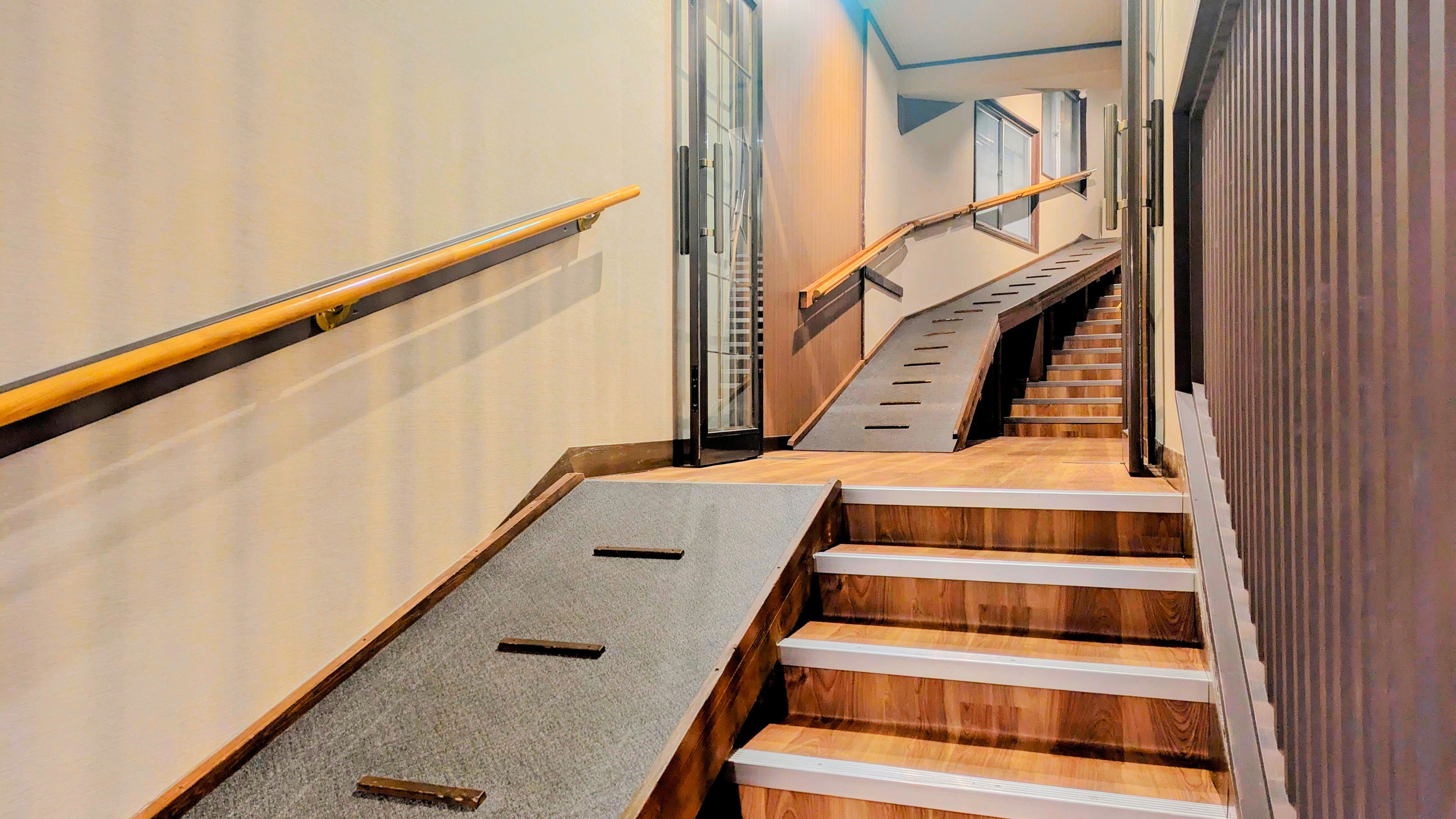 Path to the large bath