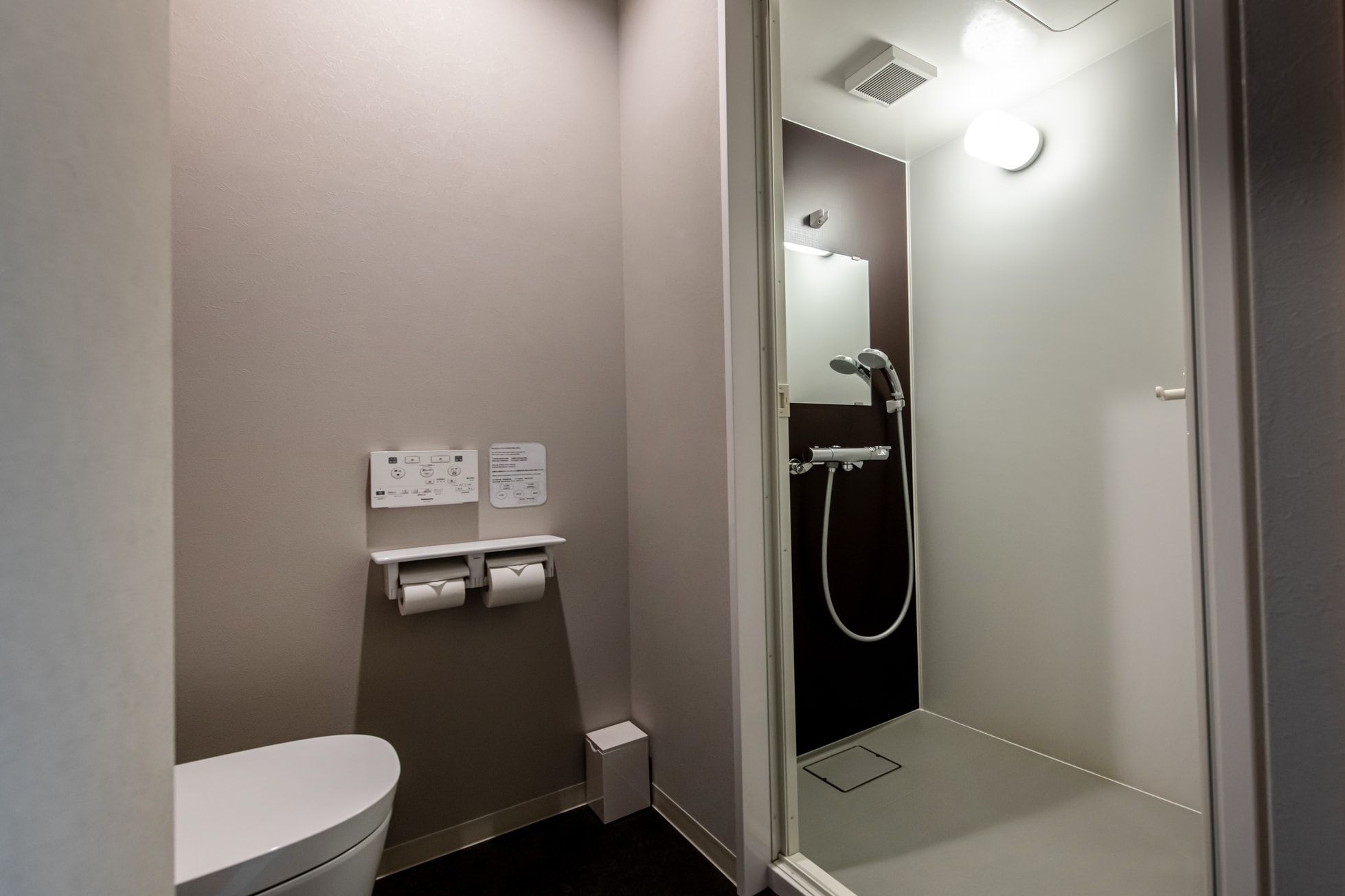 Shower room 1