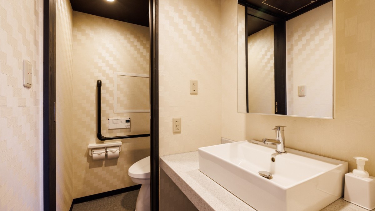 Japanese-style twin room/33 square meters and up