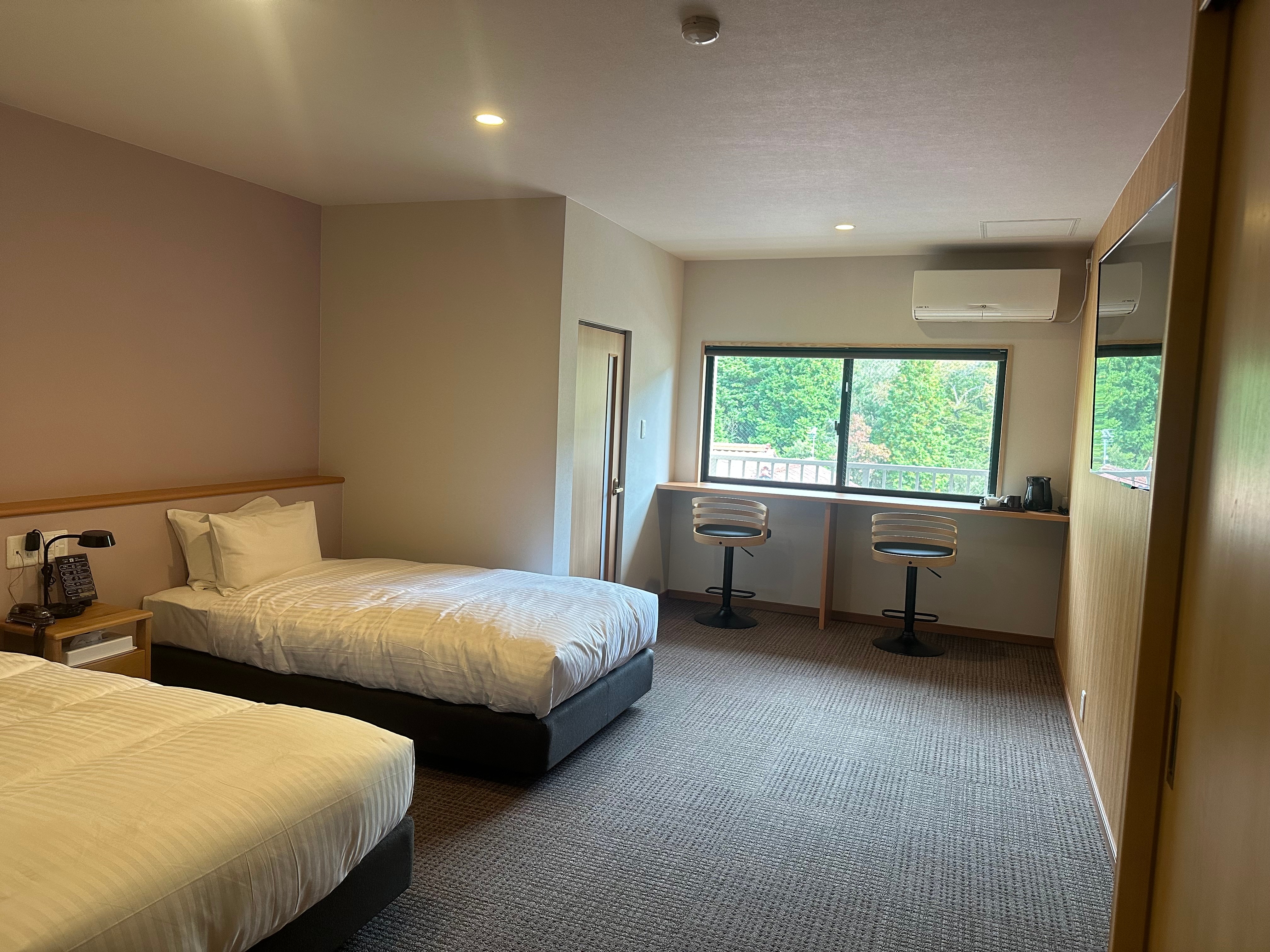 High floor guest room (Western style)