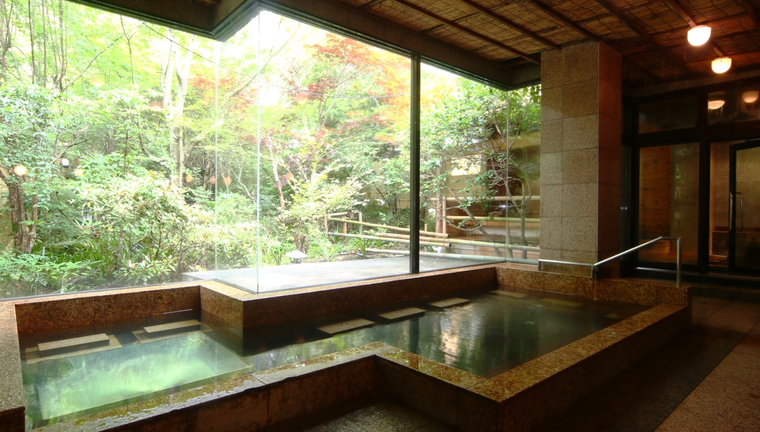 <Radium hot spring> Relieves your daily fatigue