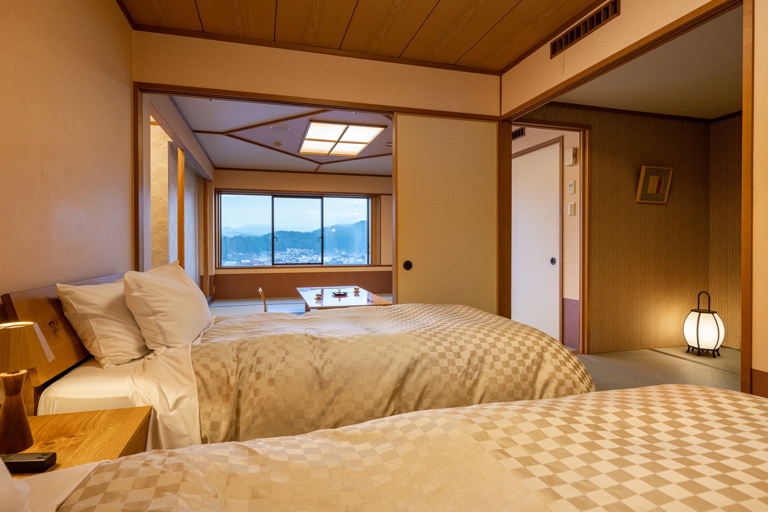 [Minamikan] & lt; Elegant & gt; Japanese and Western rooms / 10 tatami mats + 4.5 tatami mats with 2 beds / High floor-No smoking-