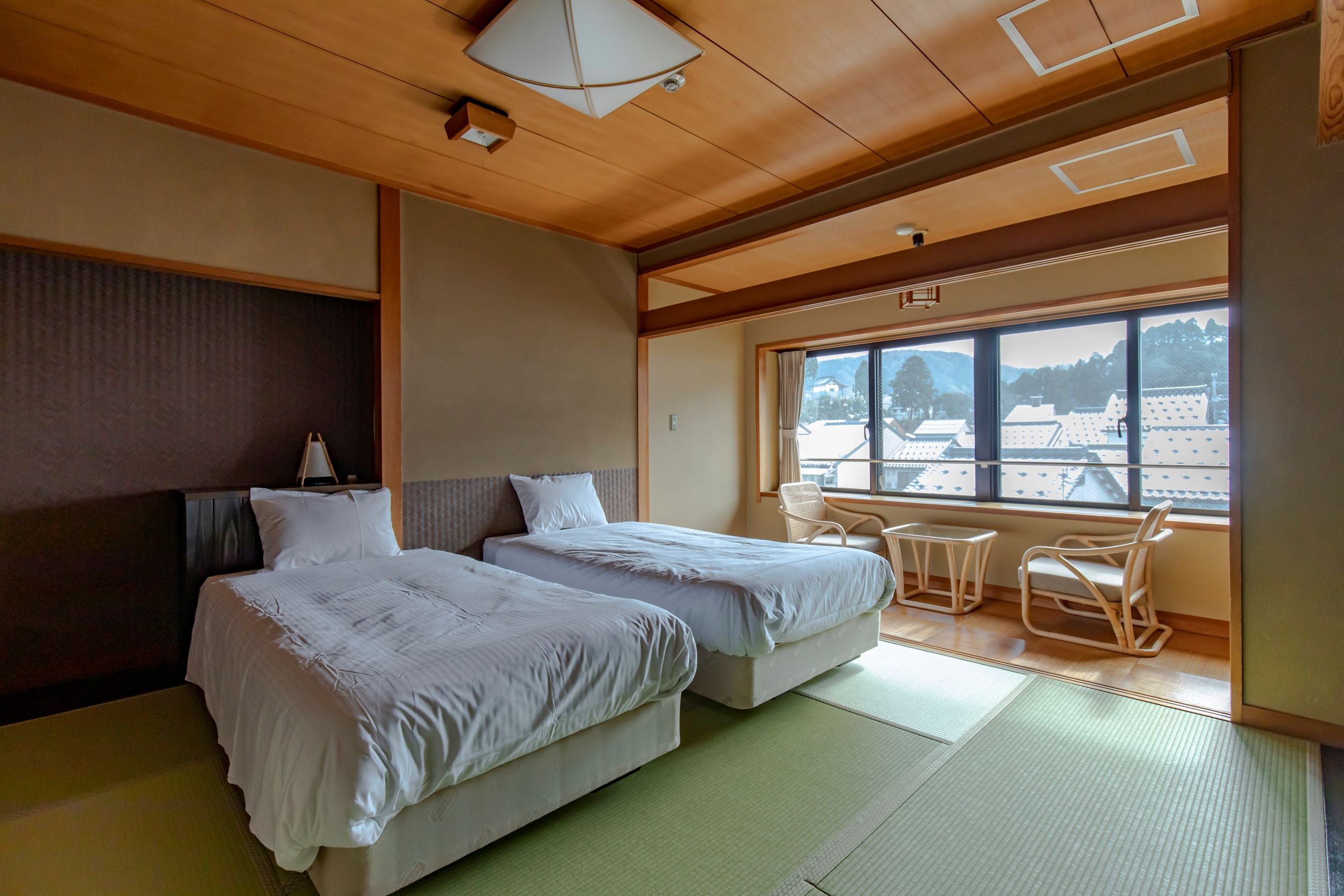 [Japanese-style room / bed type]