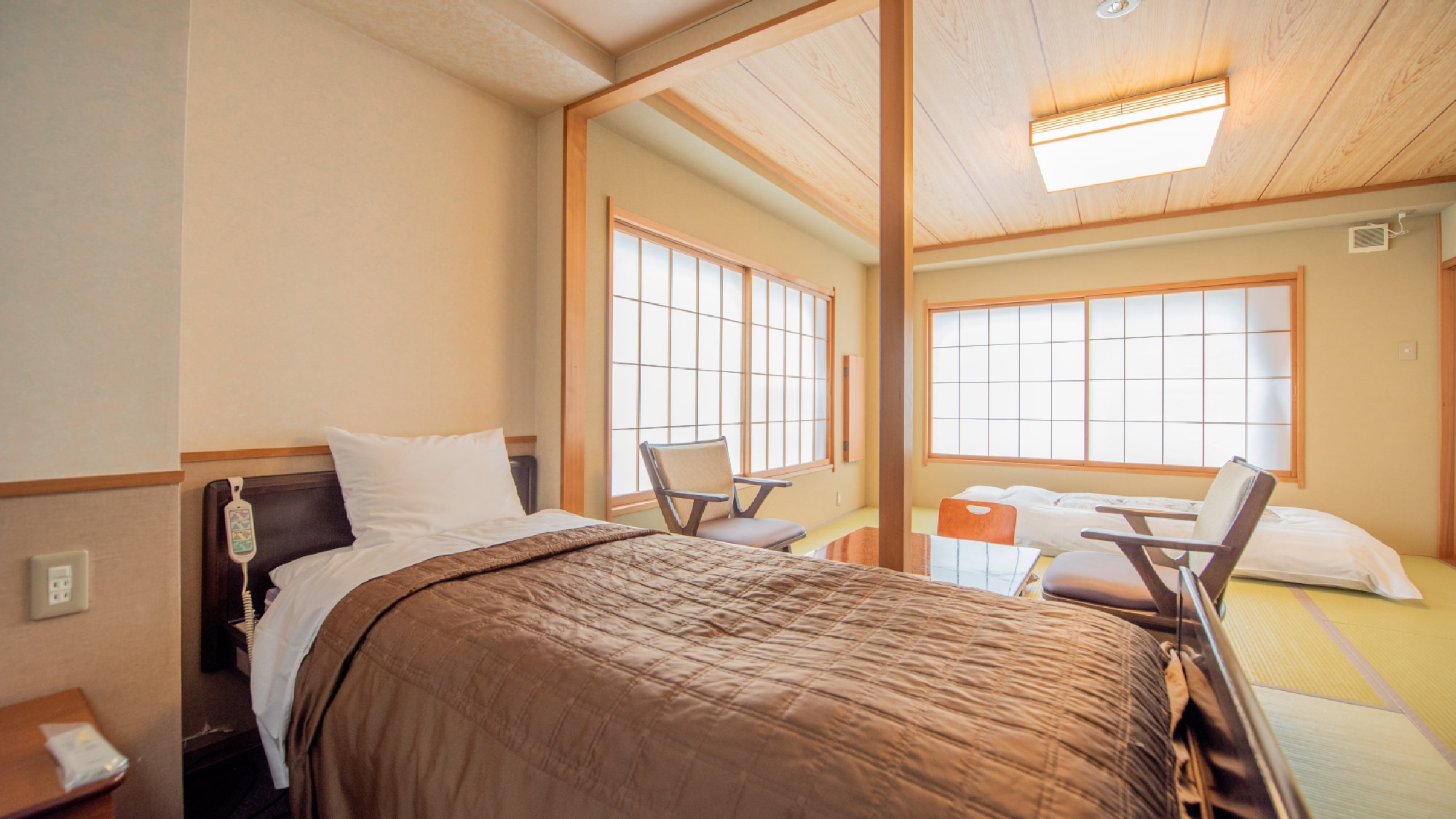 ・Barrier-free room “On no Ma” Japanese/Western-style room 8 tatami mats + 2 beds