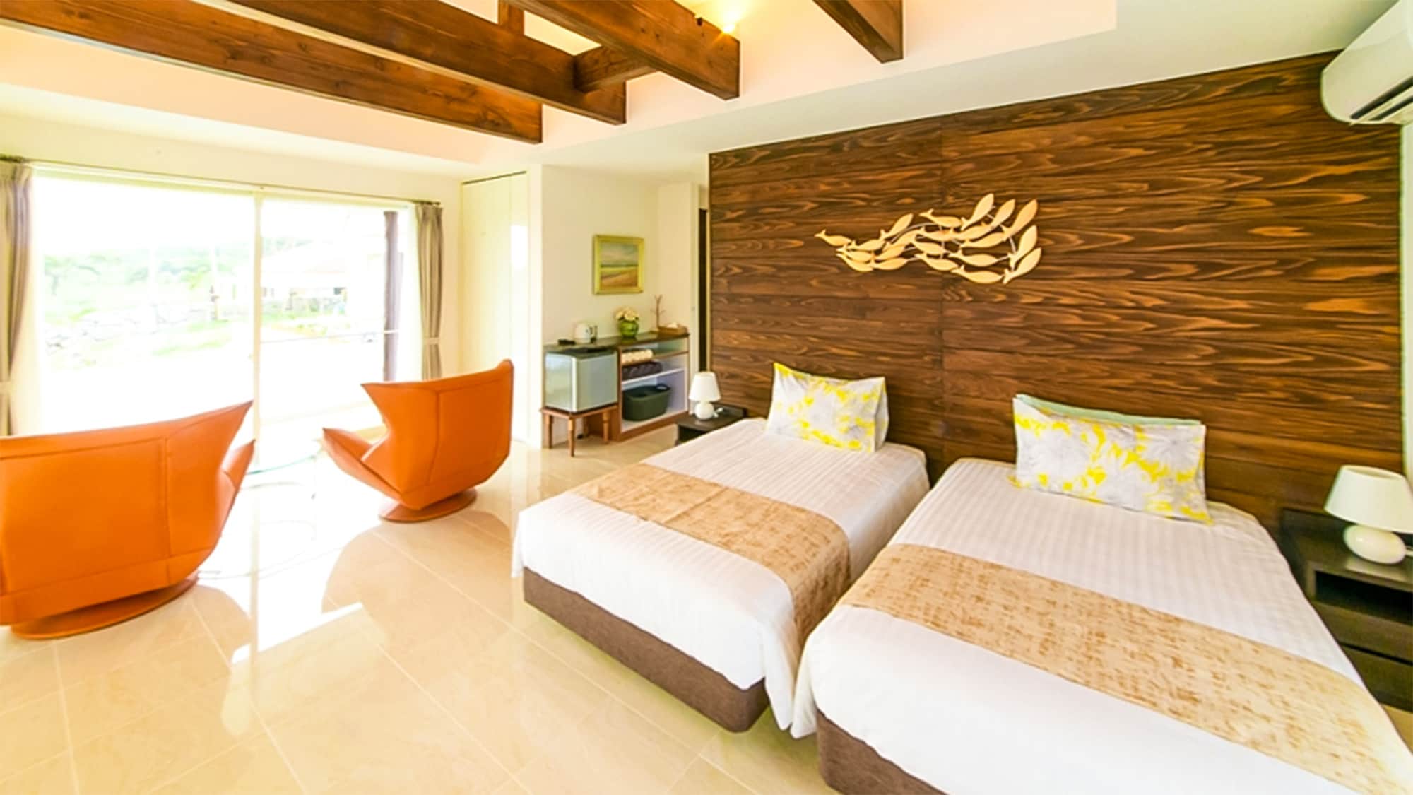 ・[Sun Suite] A spacious Western-style room with two beds and a sofa. Please enjoy the luxurious space.