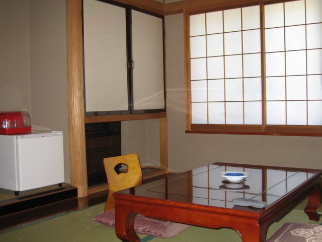 Japanese-style room (6 tatami mats)