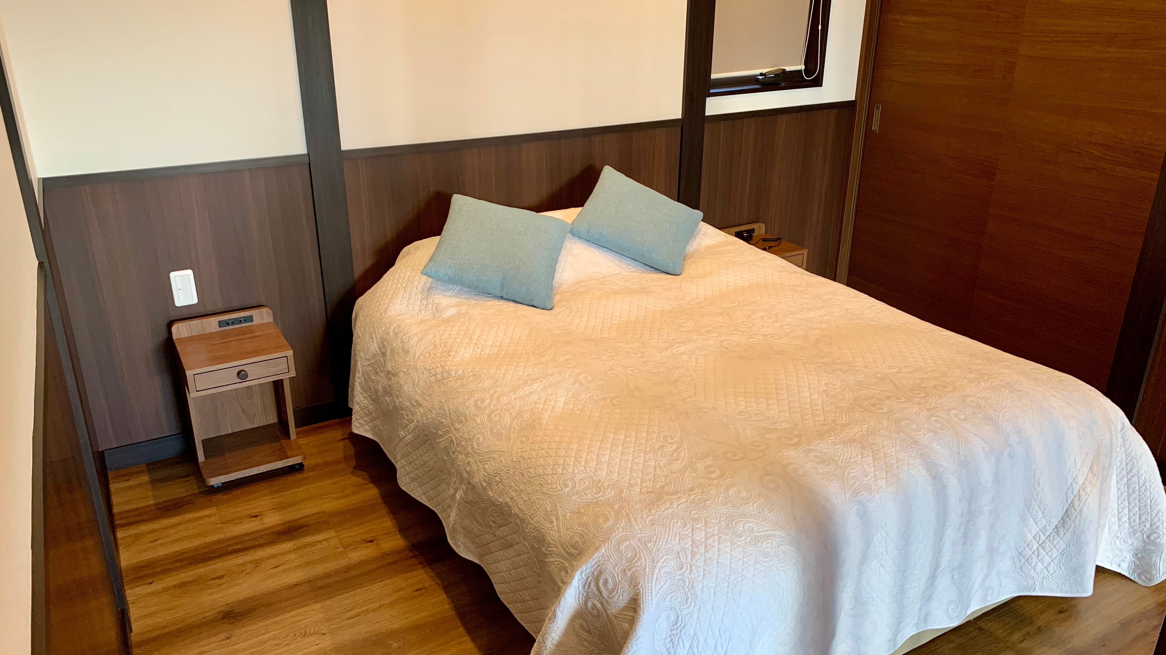 Double bed (width 140cm) [Standard double]