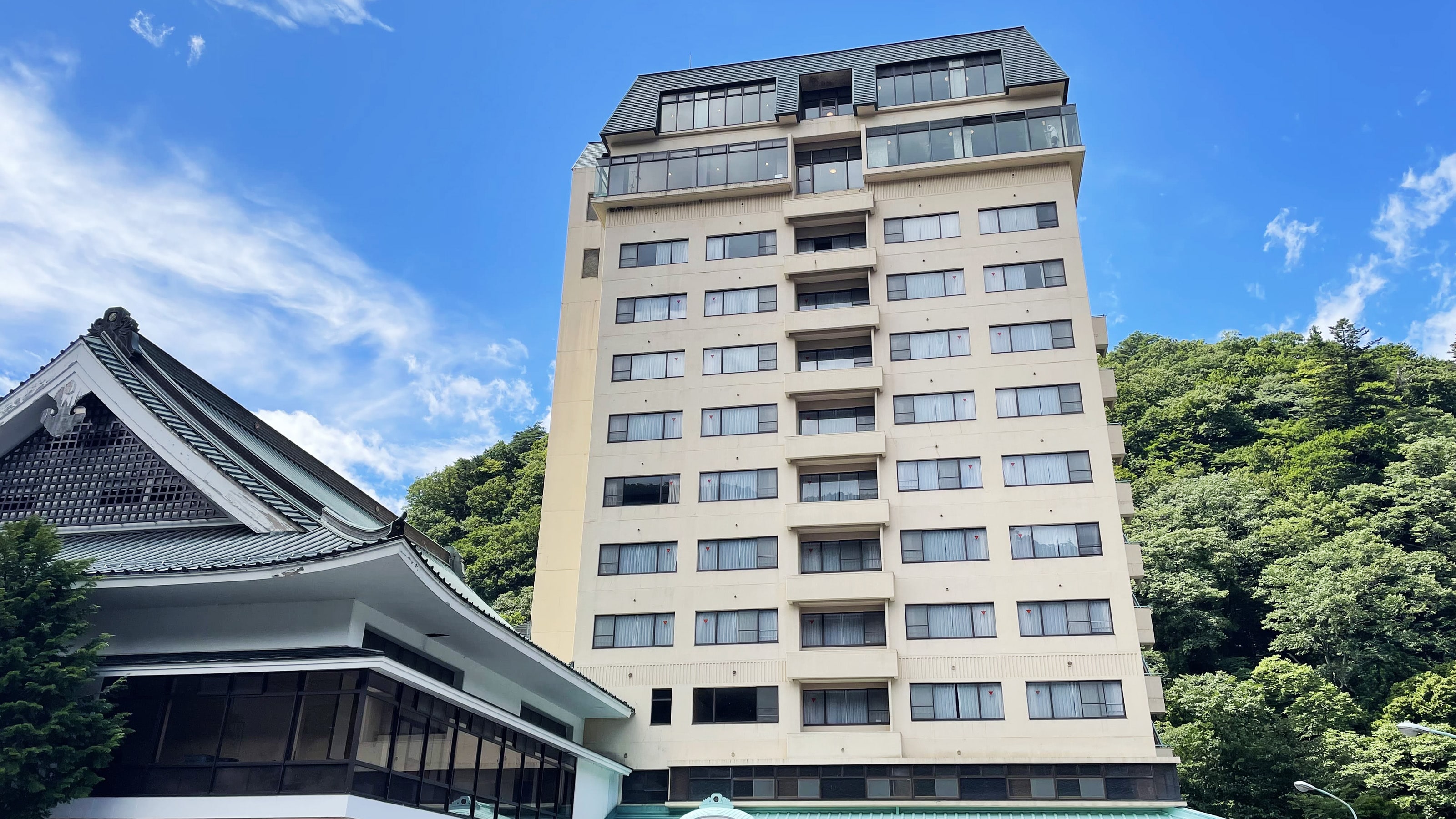 Ichiryukakaku Main Building Exterior