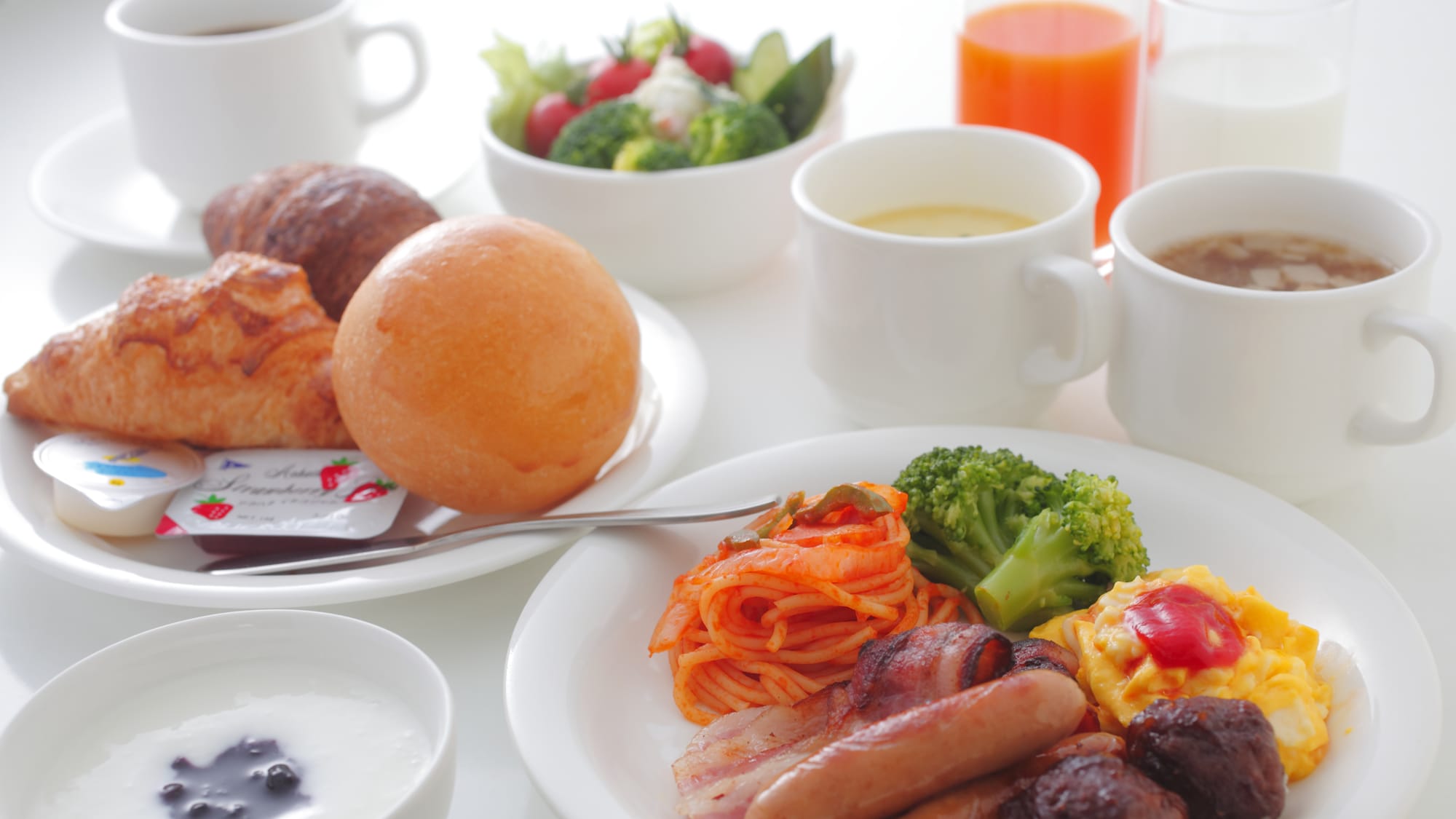 自助早餐約有30種。您可以隨意享用日式和西式菜餚。