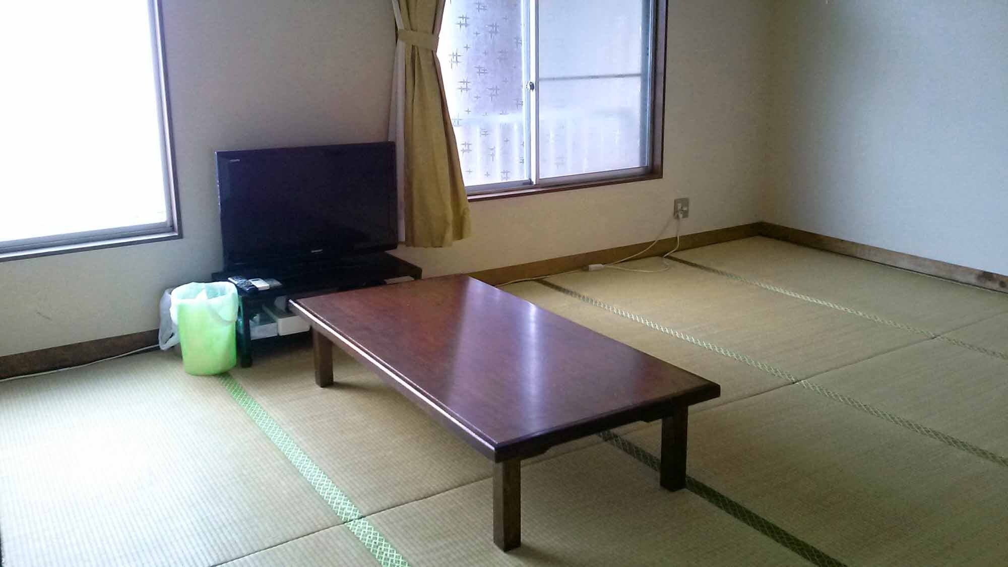 *[Kamar bergaya Jepang 14 tikar tatami] Direkomendasikan untuk keluarga dan rombongan! Dapat menampung hingga 7 orang! Ruangan bergaya Jepang yang sedikit lebih besar dengan 14 tikar tatami