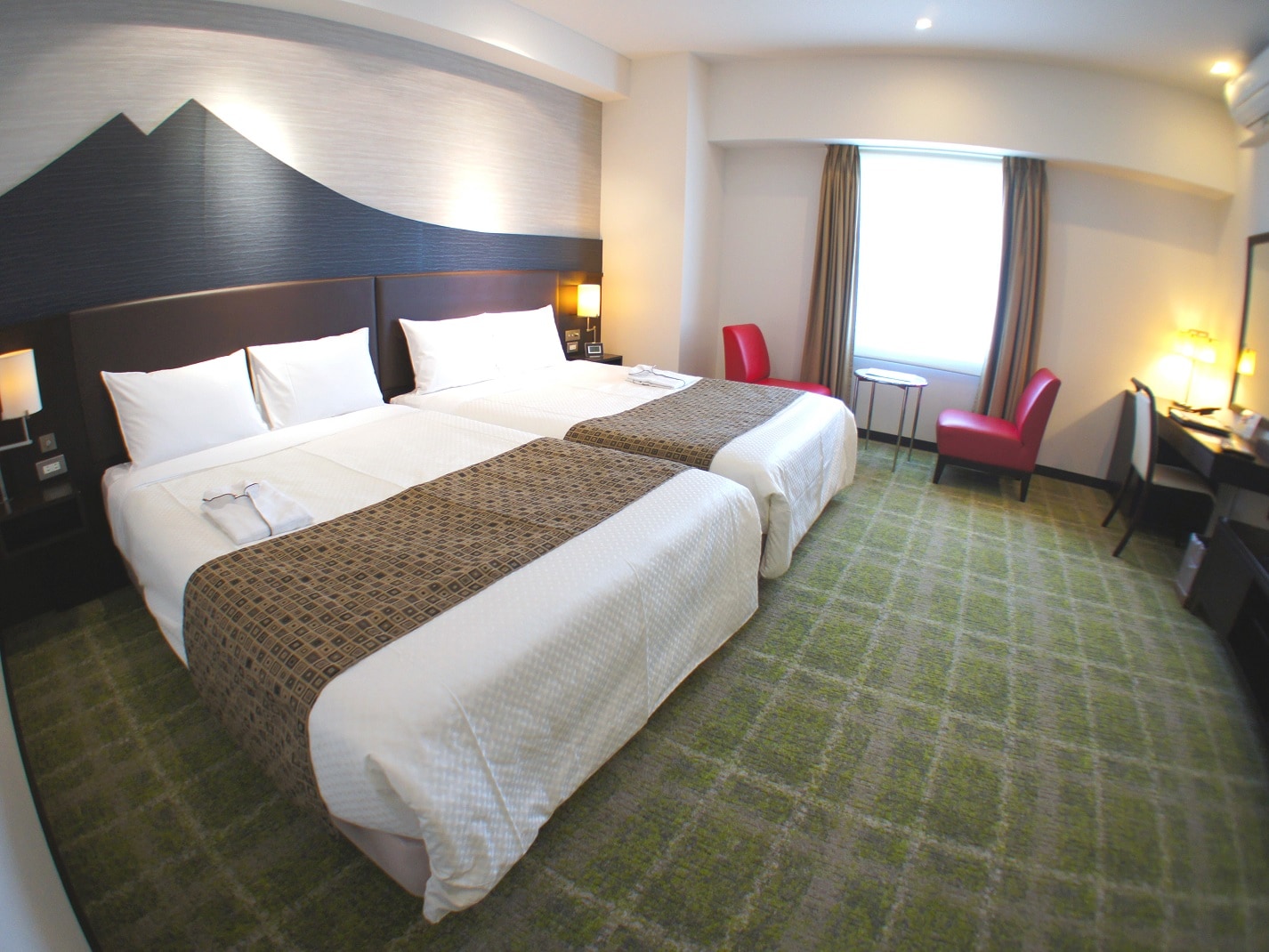 View bath twin room (East side)