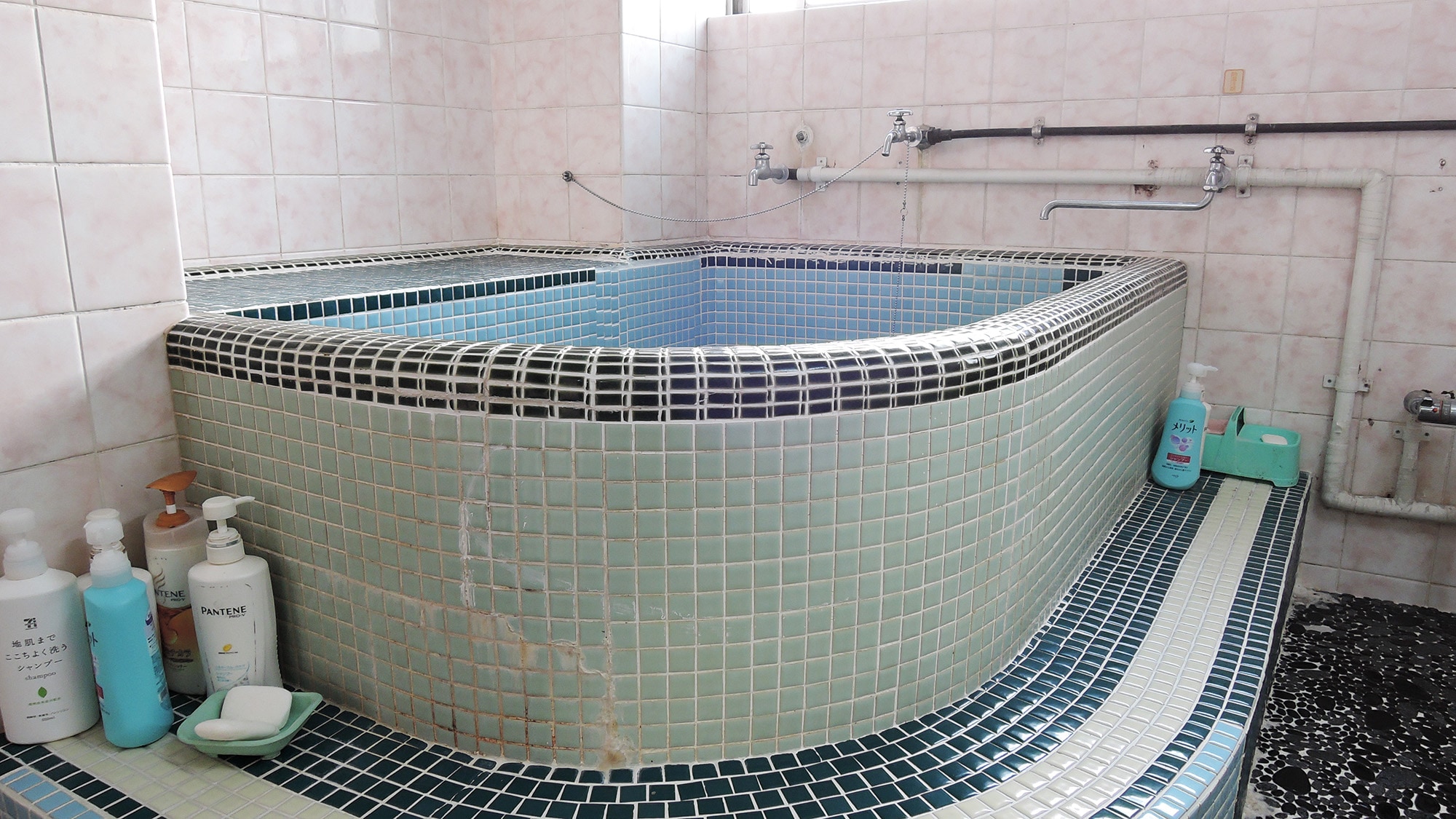 * There are 2 family baths in the building (chartered use is OK)