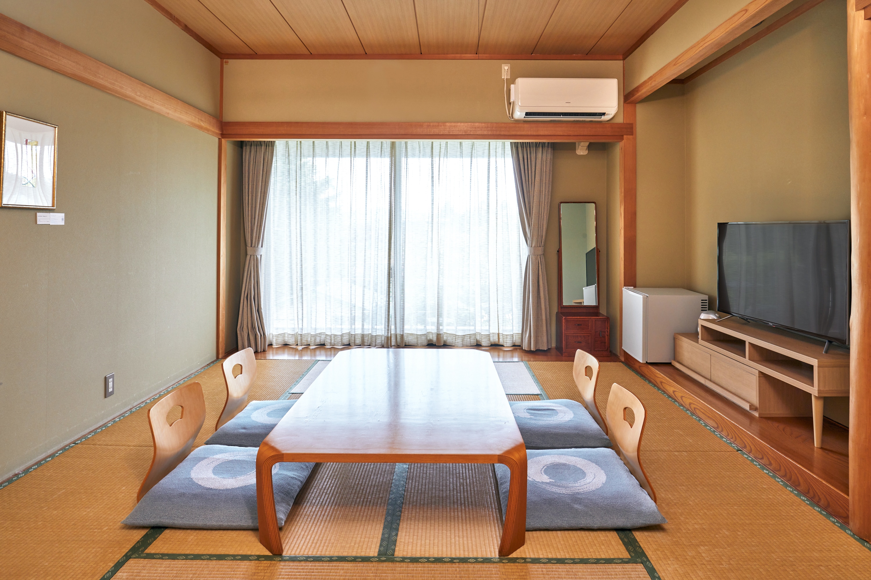 Japanese-style room with 10 tatami mats (1-5 people)