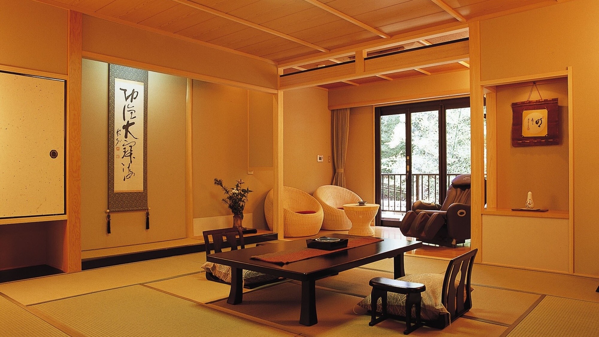 [With open-air bath] Japanese-style room with 10 tatami mats
