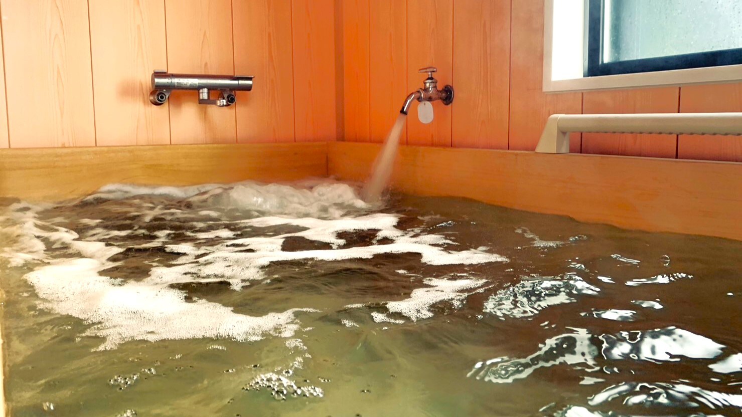 원천 싱크 천연 온천 노송나무 목욕