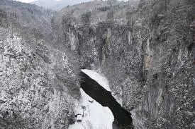 [Nearby sightseeing] "Geibikei Gorge (Winter), one of Japan's 100 most scenic spots" - about 25 minutes by car