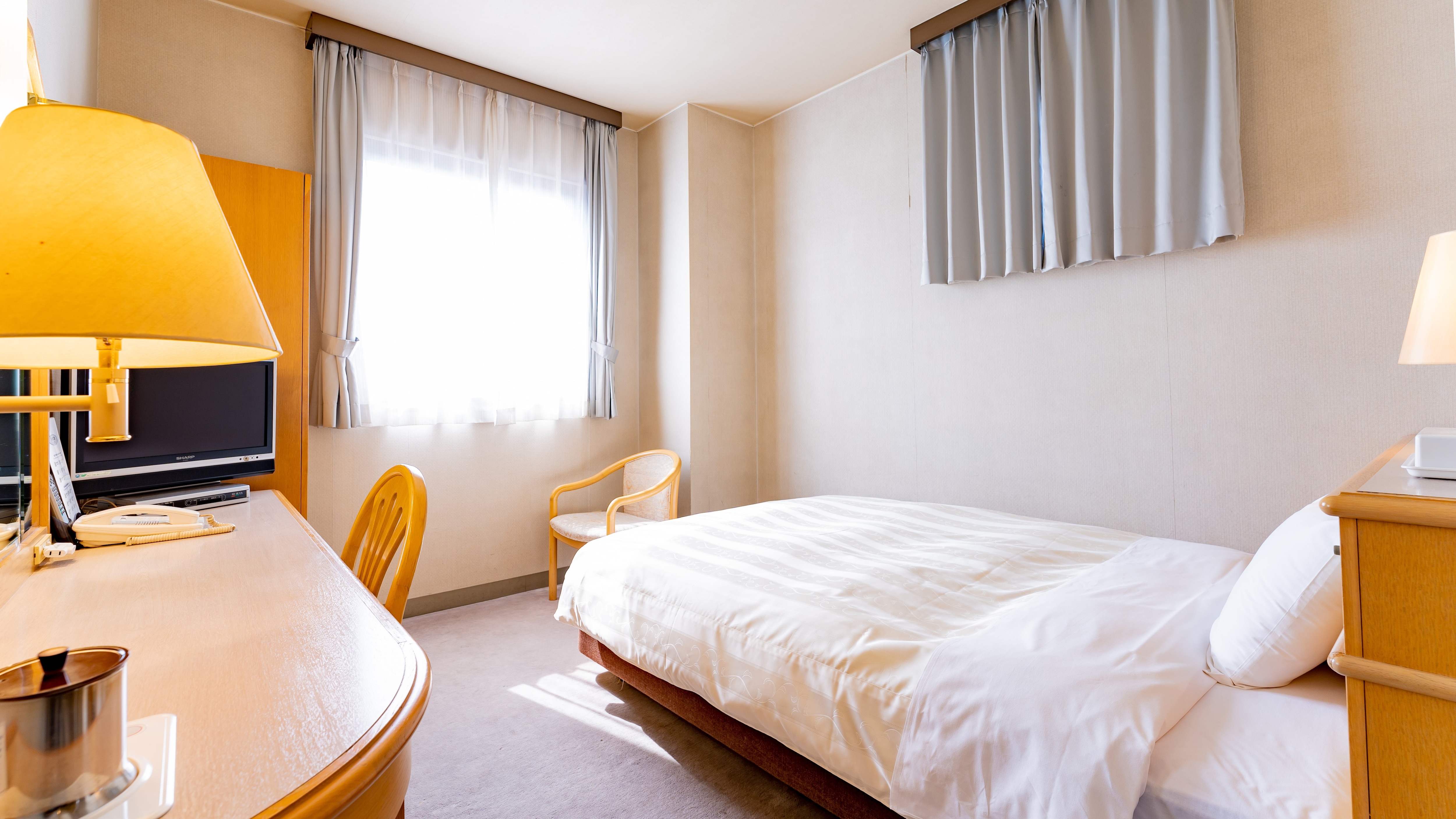 싱글 룸 　 　 　 침대 크기는 135cm 방의 넓이는 18㎡ 가습 공기 청정기