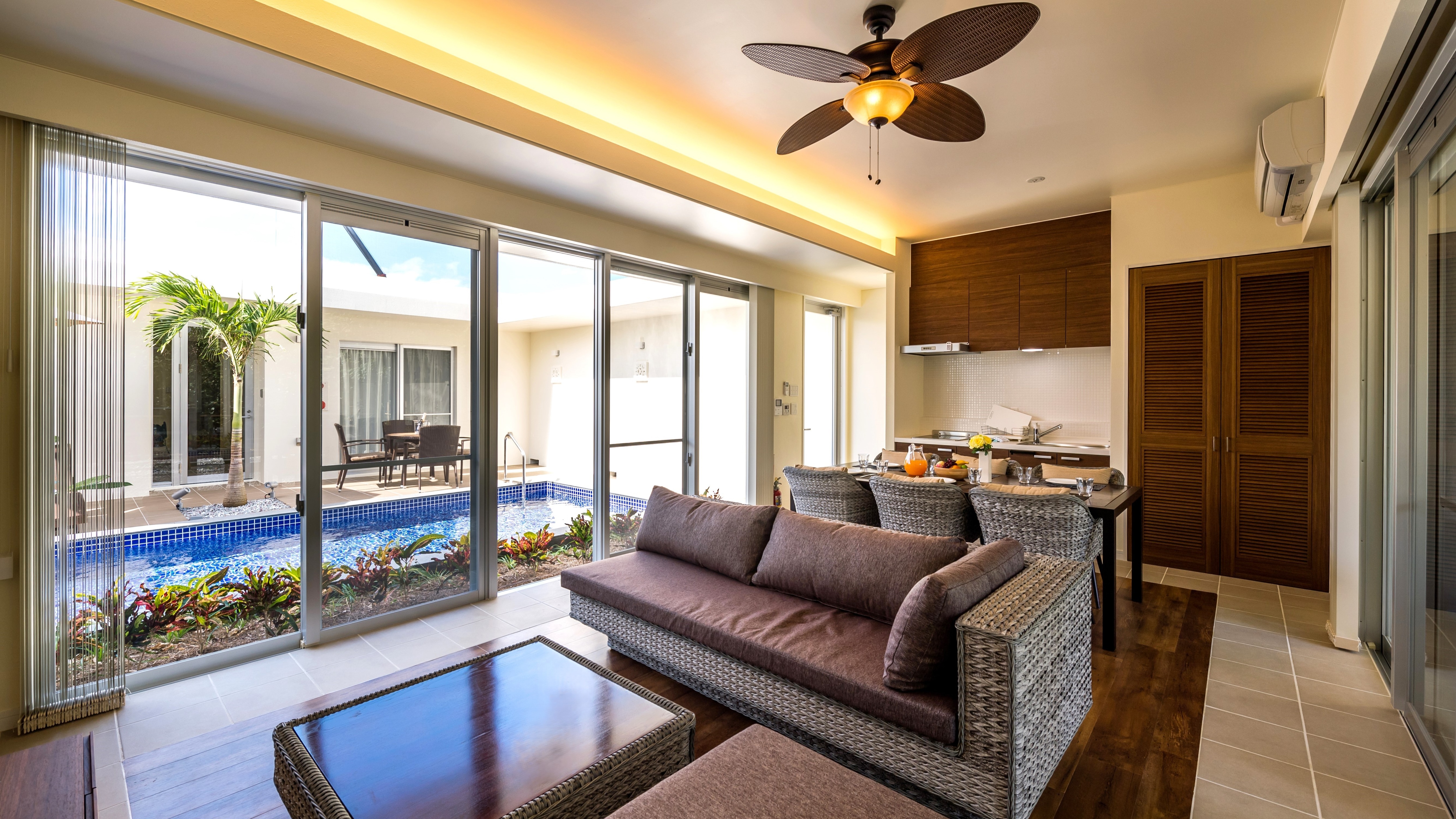 Living/dining room: LOTUS