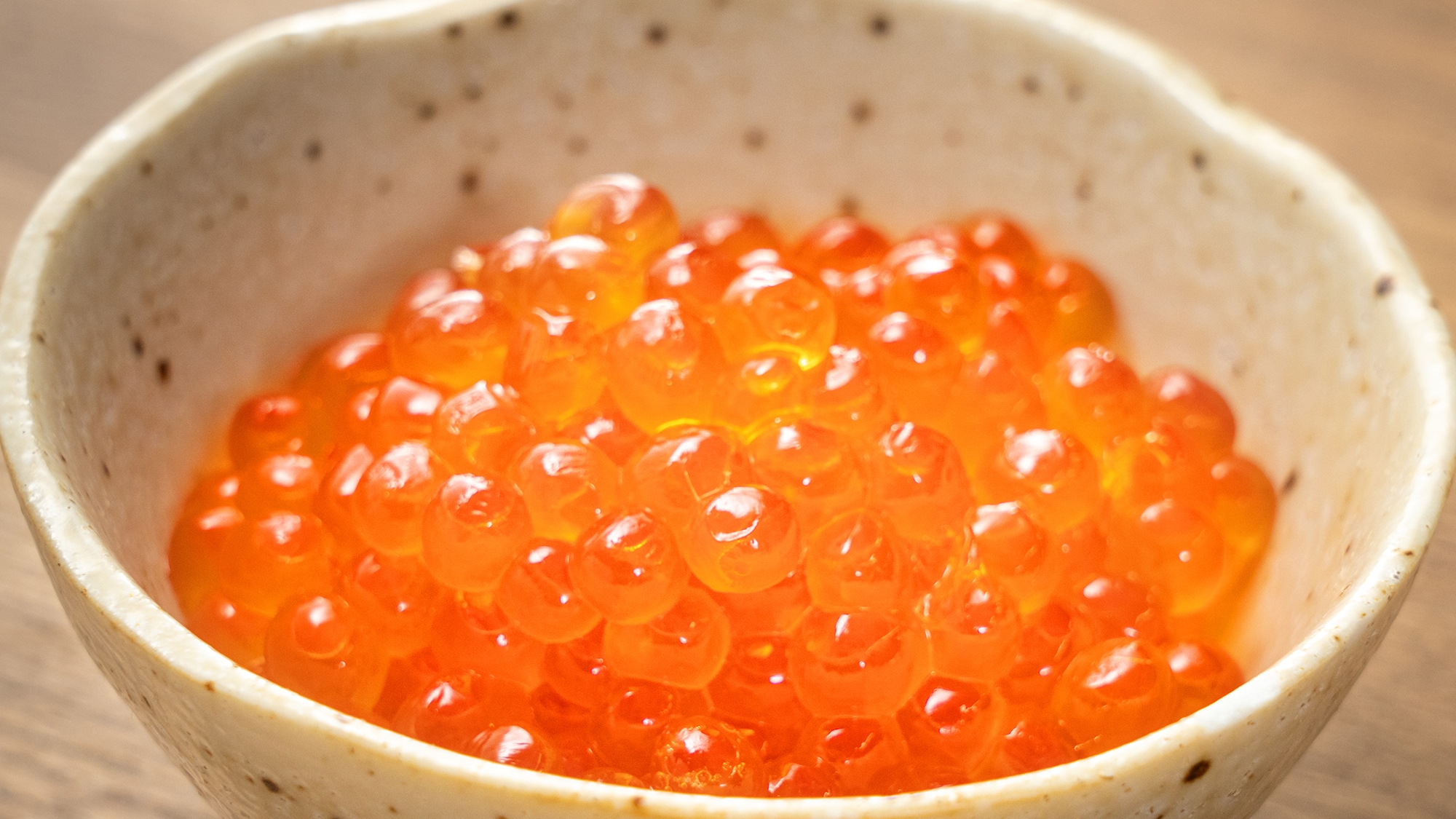 [How much of Utoro] The texture that pops with bubble wrap is a fresh proof! Enjoy the exquisite salmon roe caught in Utoro