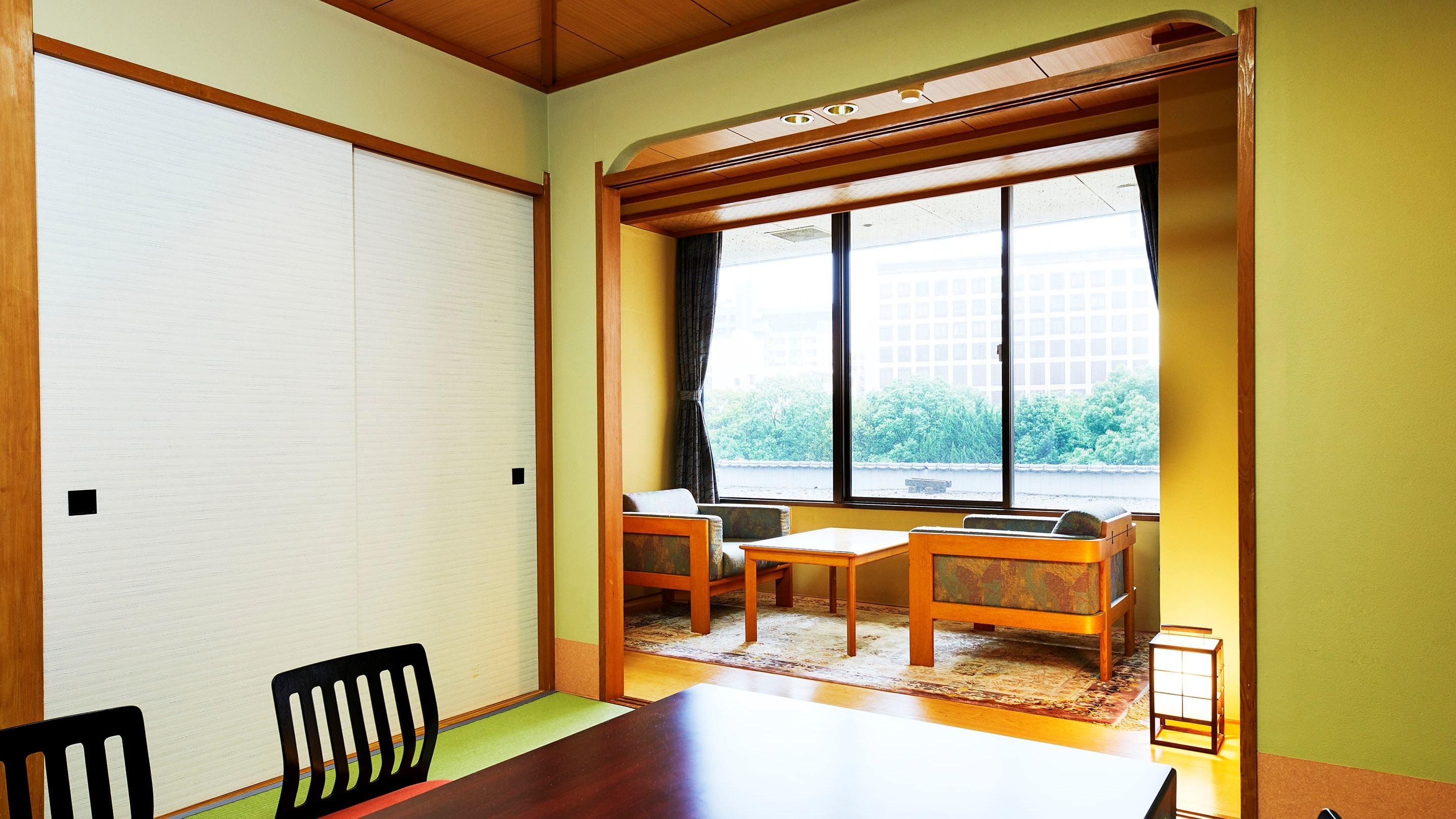 [Japanese-style room] 10 tatami mats
