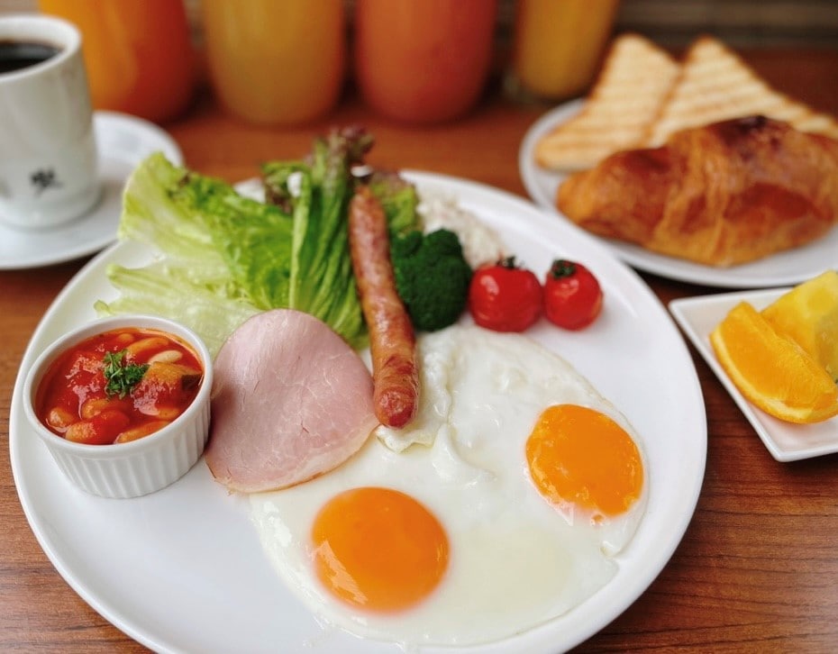 Breakfast: Fried eggs