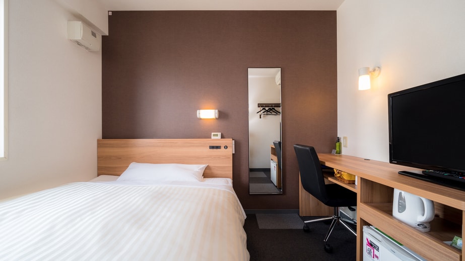 A 150cm wide bed and a mattress with just the right amount of firmness will ensure you a good night's sleep.