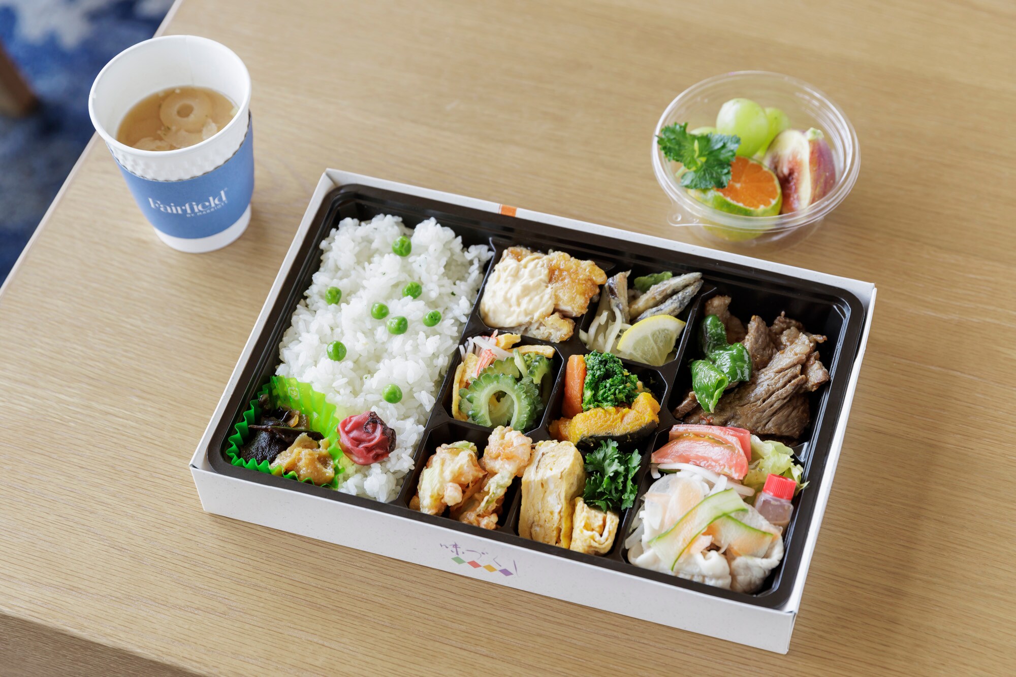 早餐盒：早餐盒内含有当地美食，需提前预订。