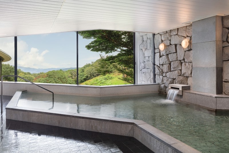 Hot spring spa _ large communal bath