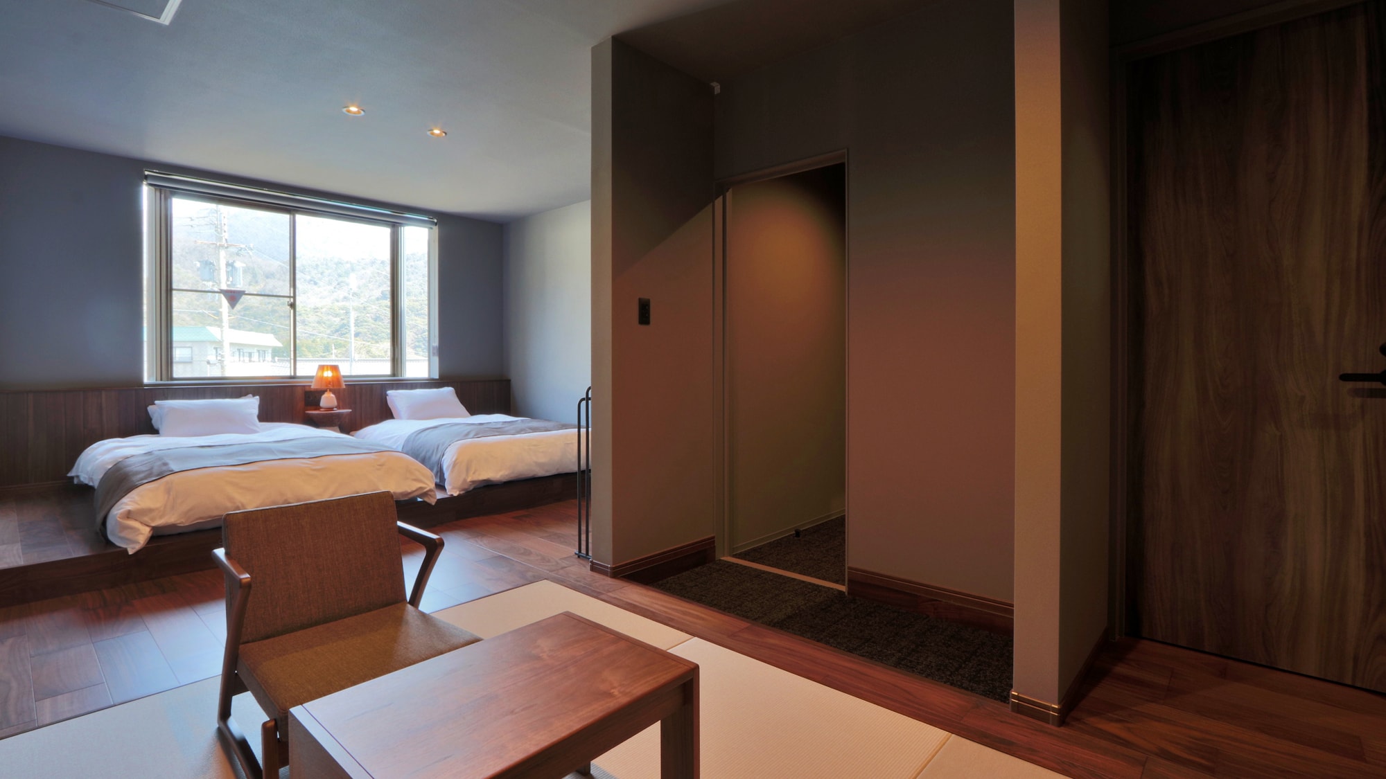 [Kamar tamu_tipe Jepang-Barat] Tempat tidur yang ditinggikan dan tikar tatami Ryukyu