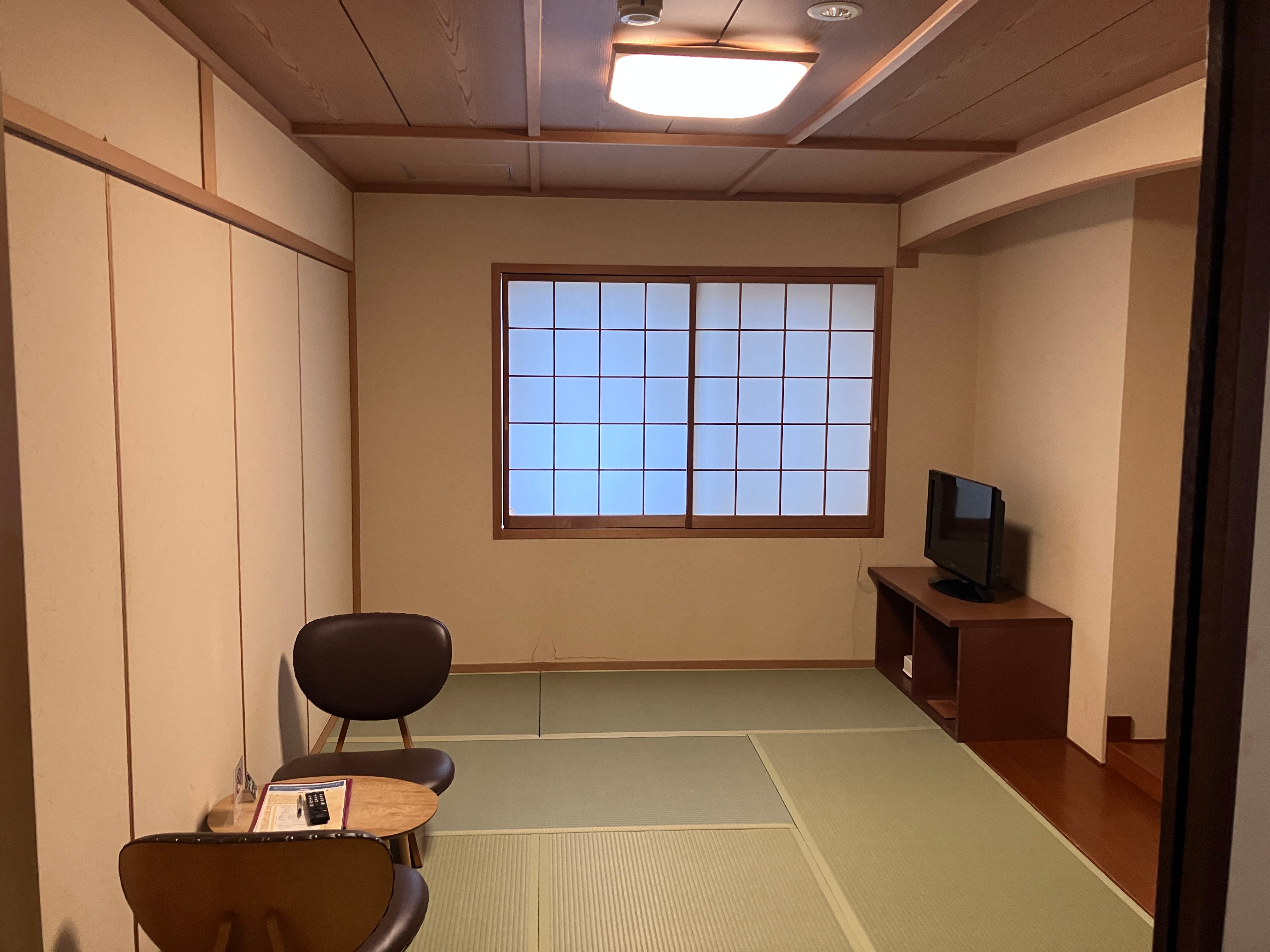 [Japanese-style room]