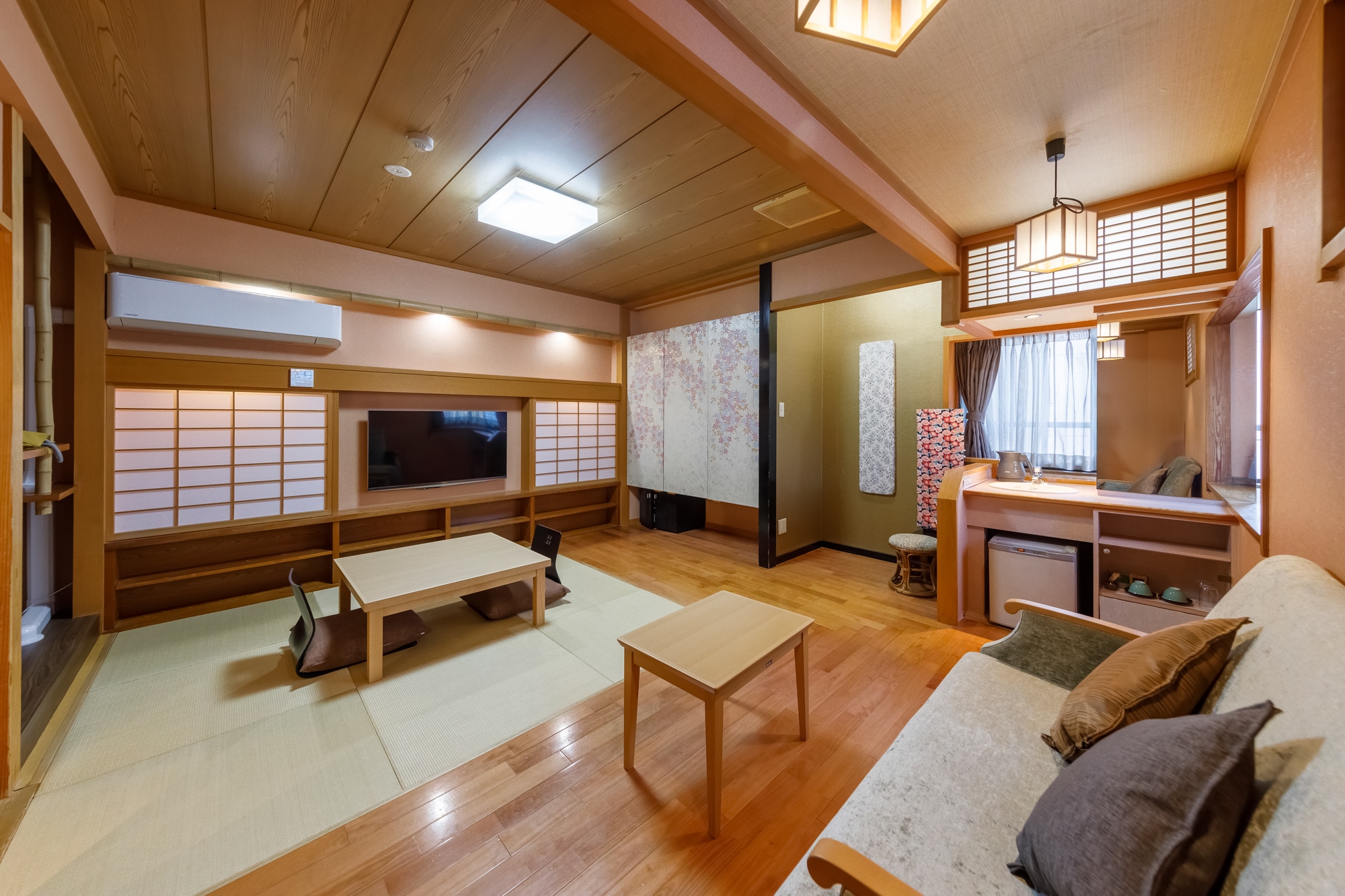 Japanese-Western style room with twin mattress