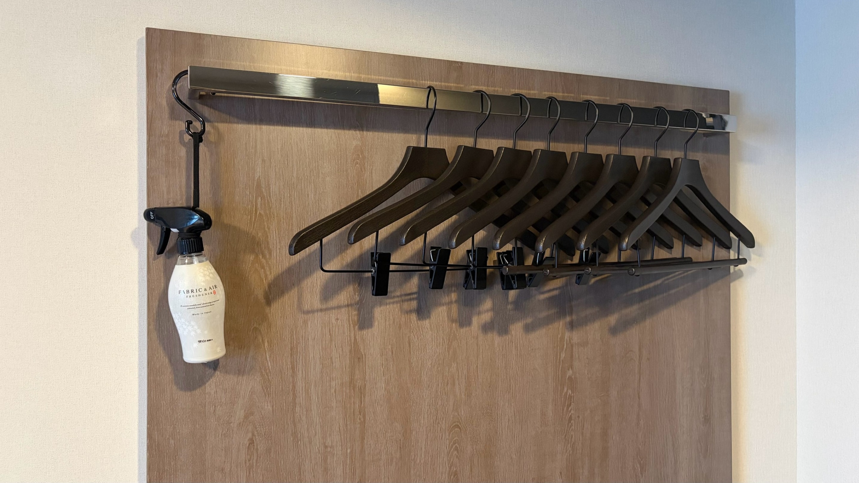 Double-layer hanger