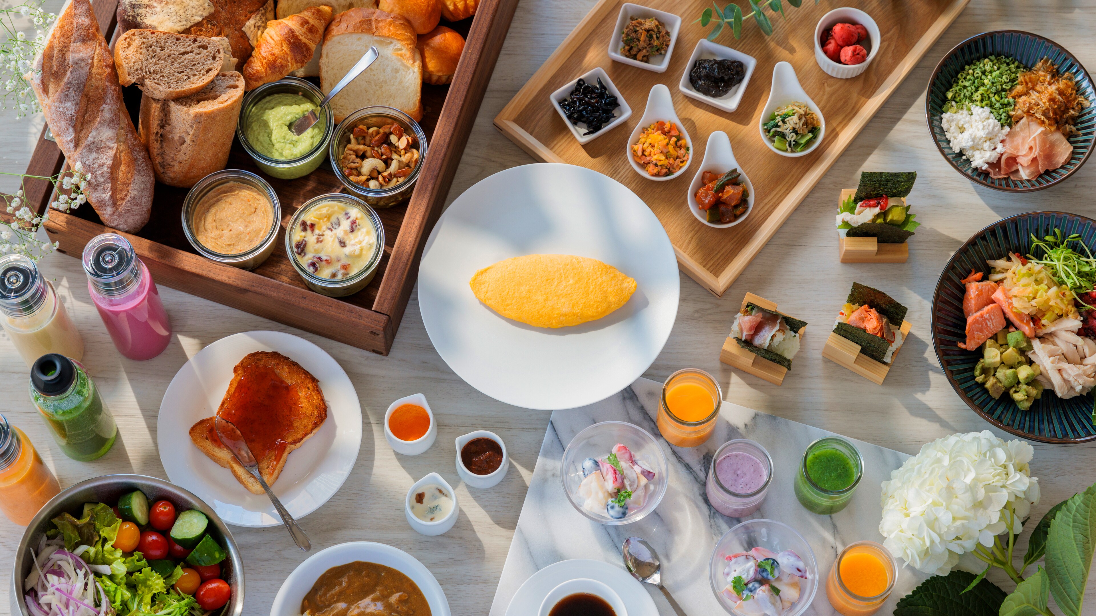 Breakfast at THE10: Buffet-style dishes (image)