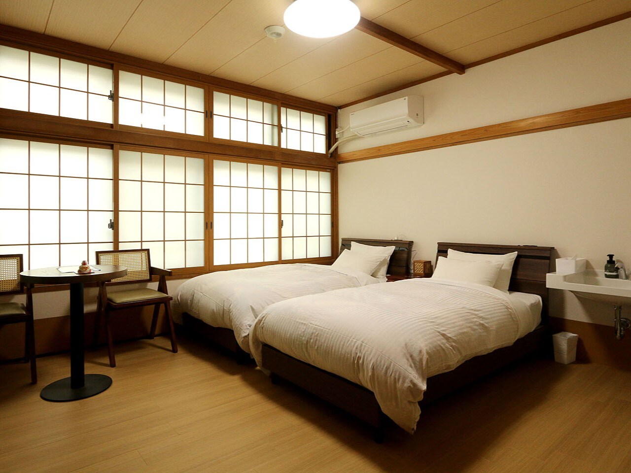 8 tatami barrier-free Western-style room