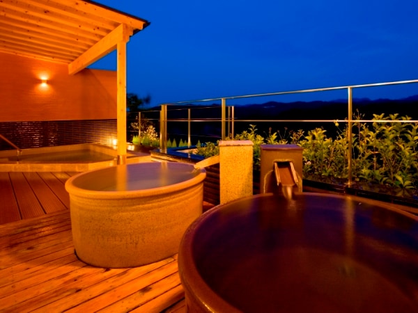 Open-air bath (night)