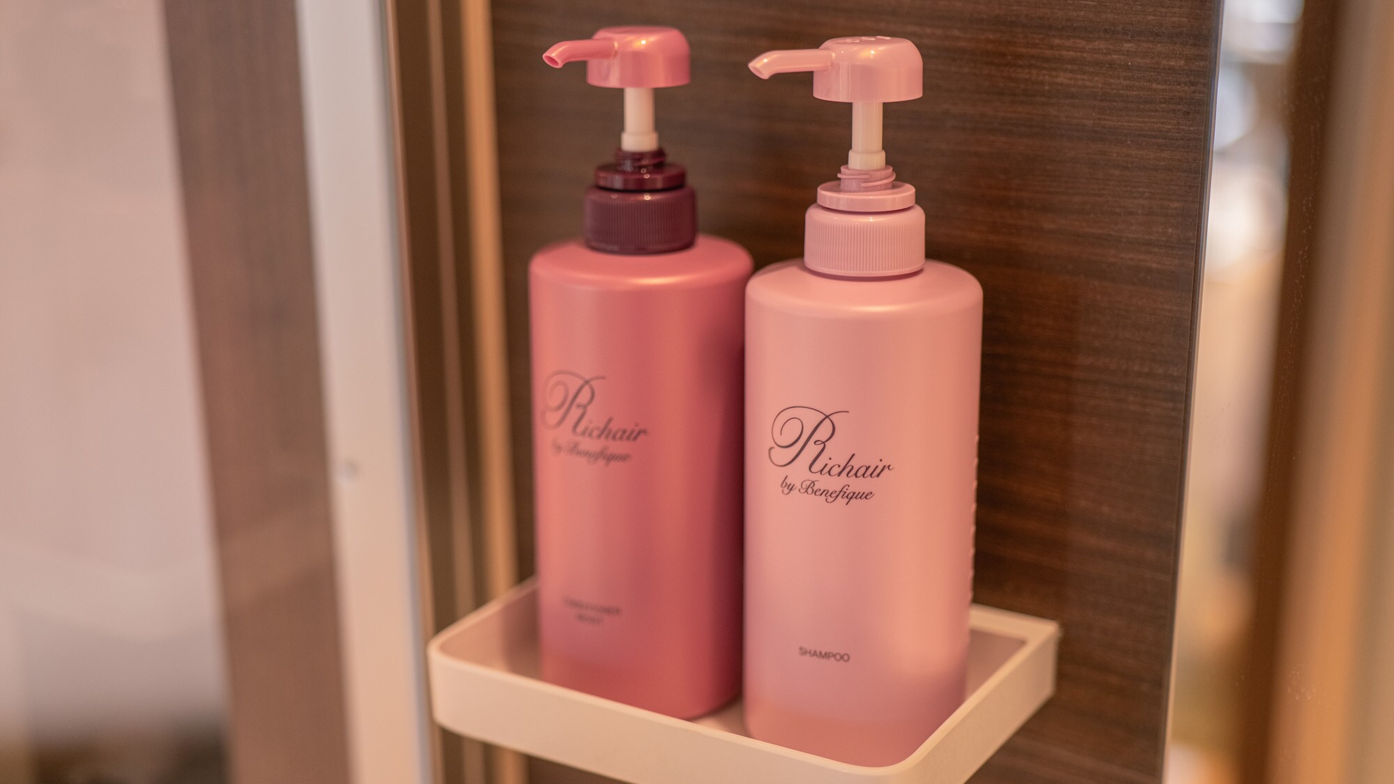 ・[便利設施] 浴室內提供洗髮精和護髮素。