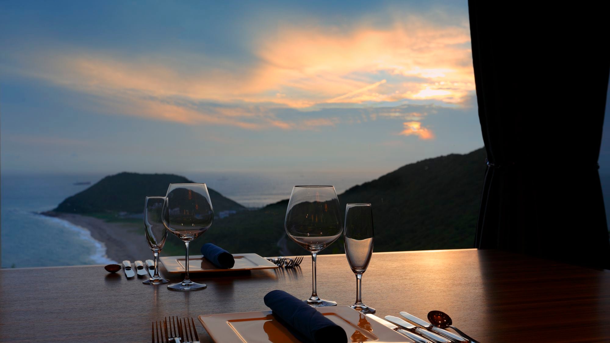 SEASIDE RESTAURANT TRIDENTE