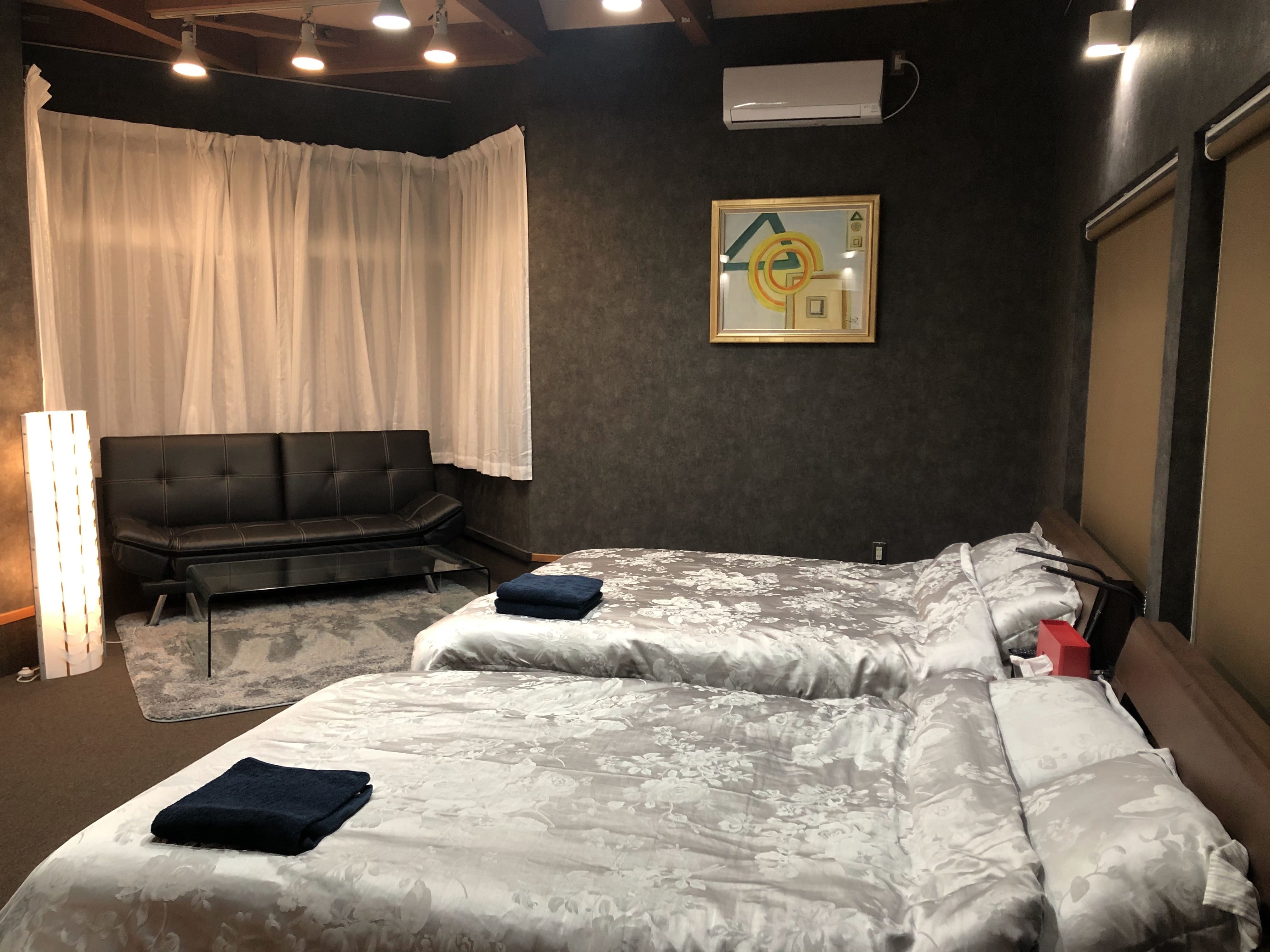 Kamar tidur (tempat tidur double, tempat tidur semi-double, tempat tidur sofa)