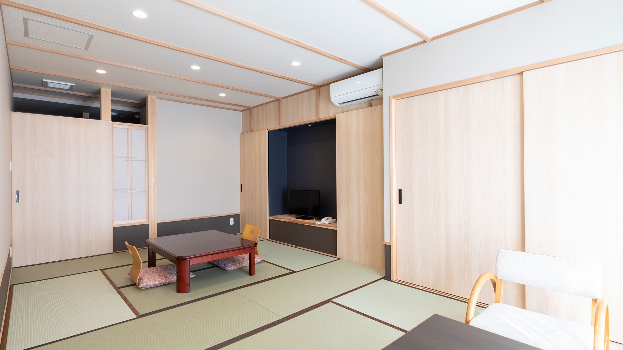 Various types of Japanese-style rooms